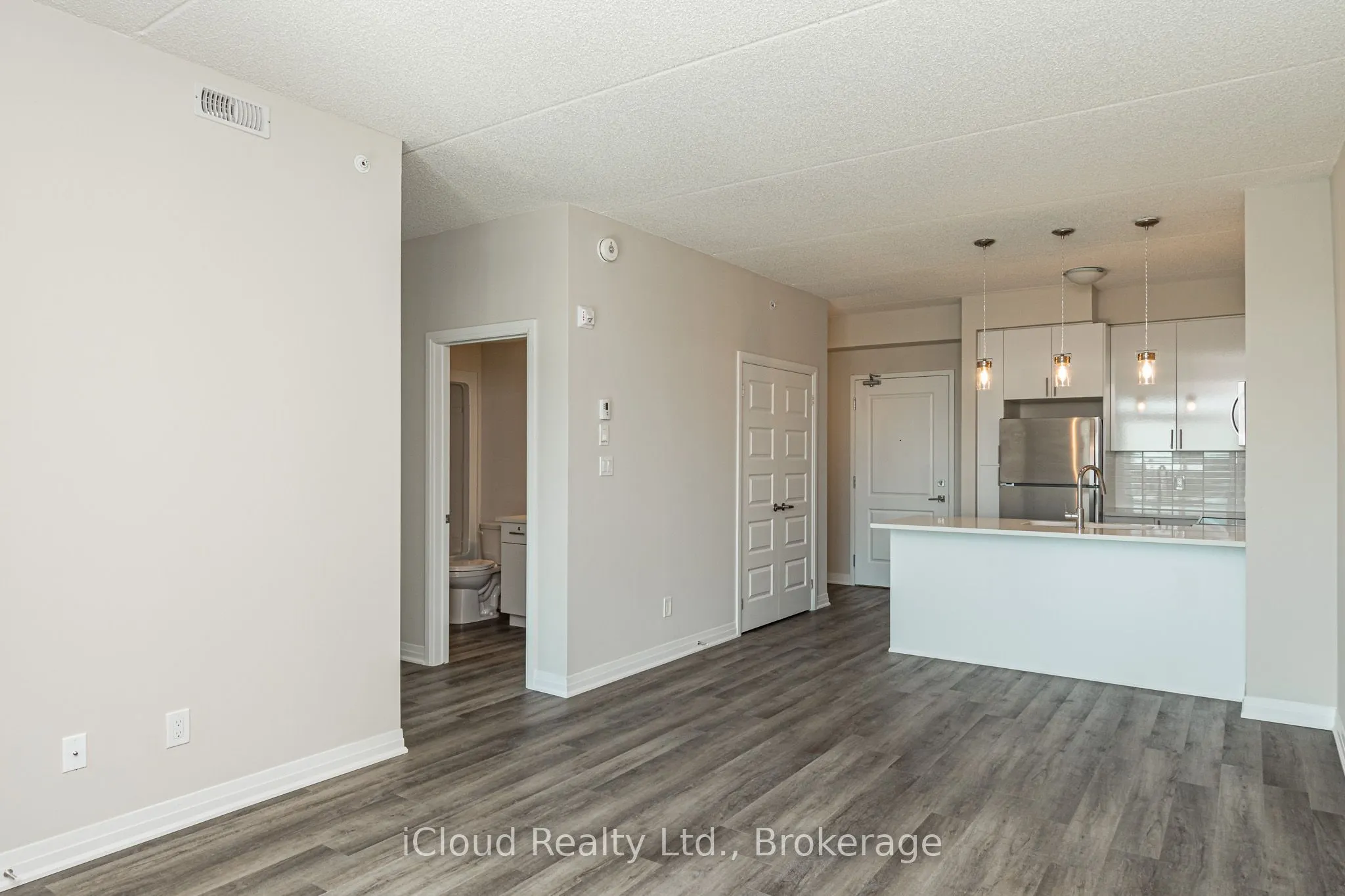 610 Farmstead Road, #526
