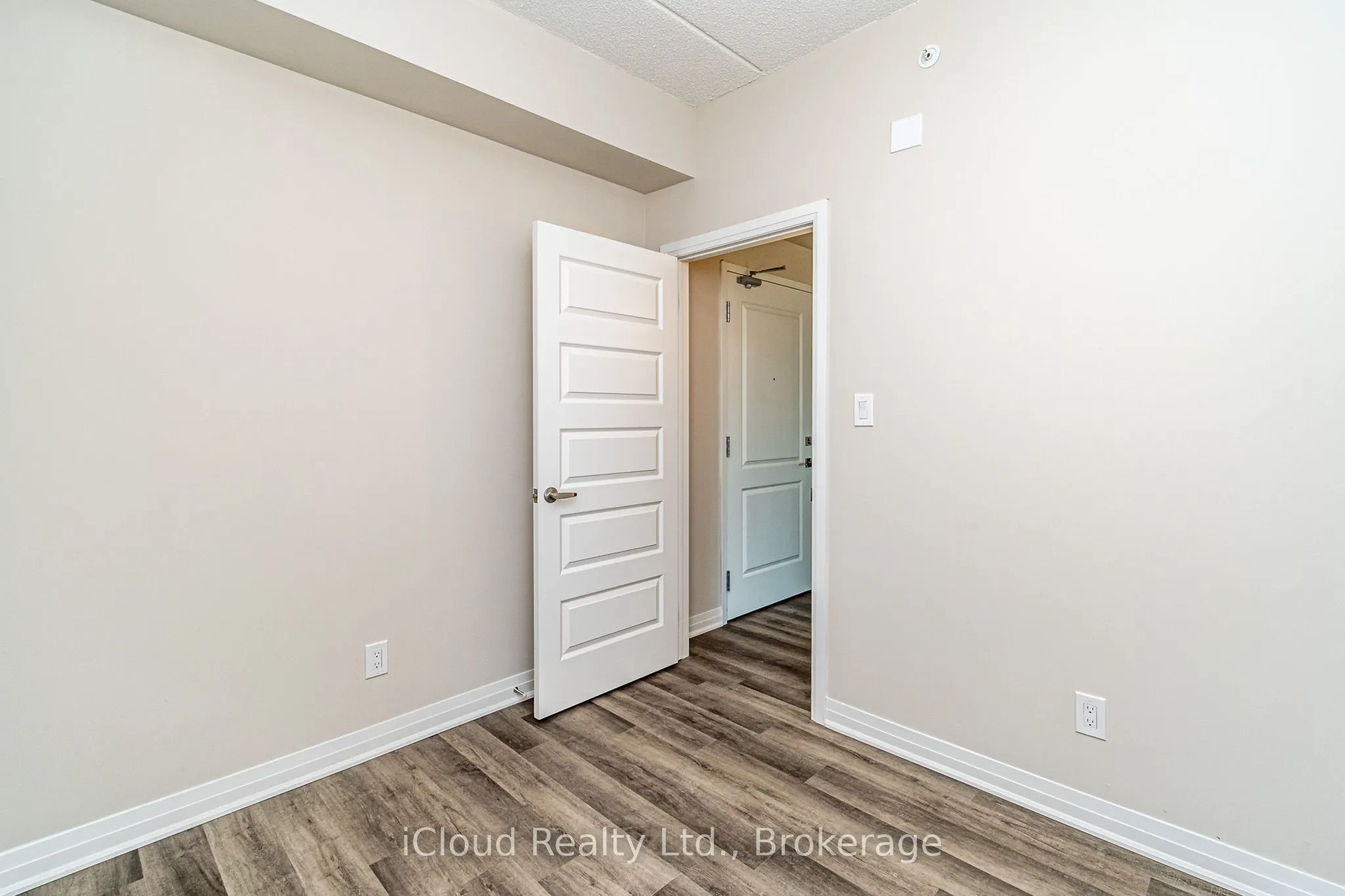 610 Farmstead Road, #526