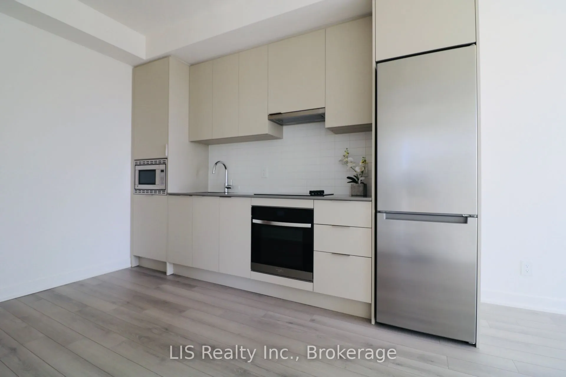 3079 Trafalgar Road, #907