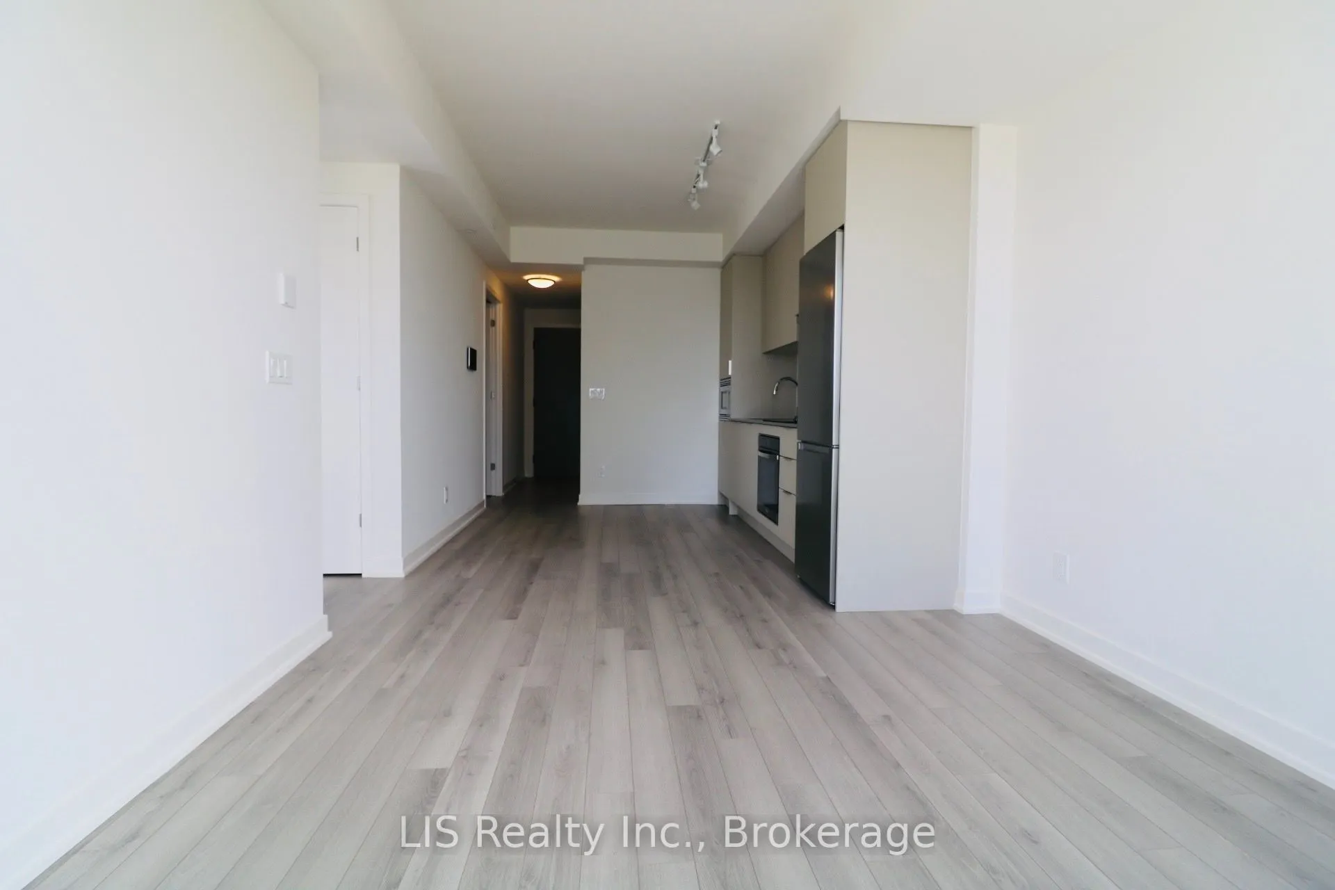 3079 Trafalgar Road, #907