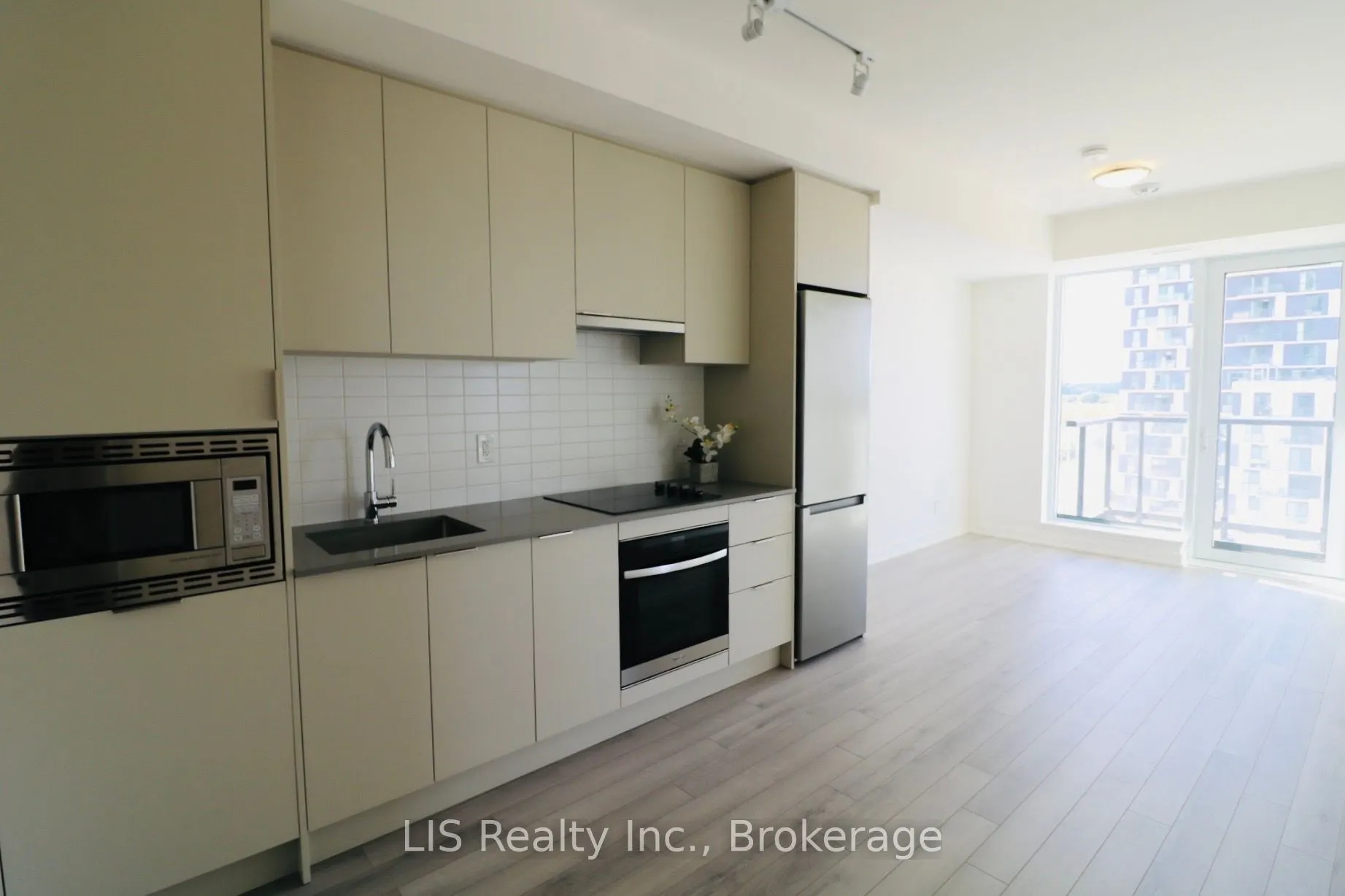 3079 Trafalgar Road, #907