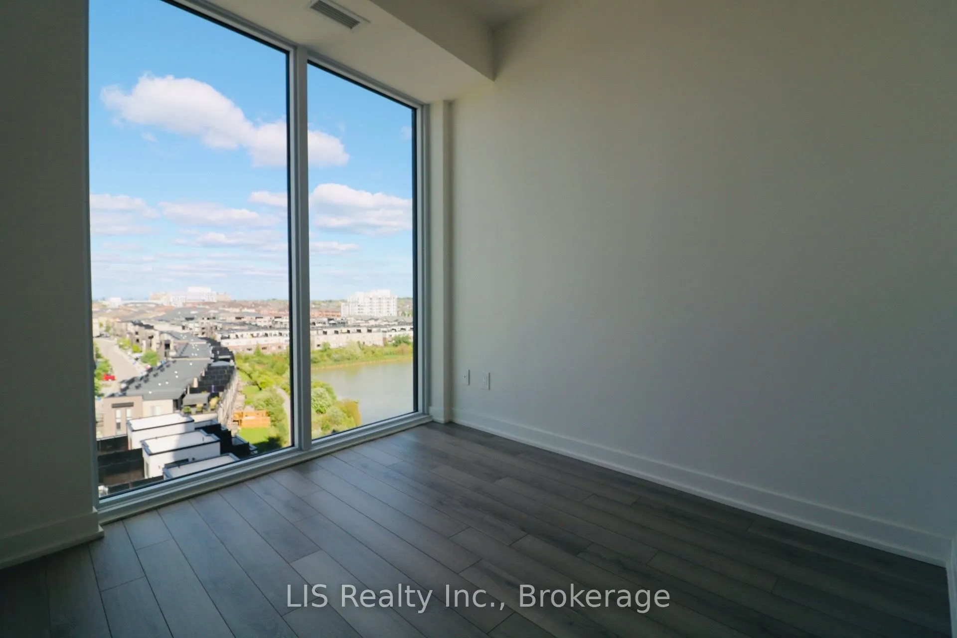 3079 Trafalgar Road, #907