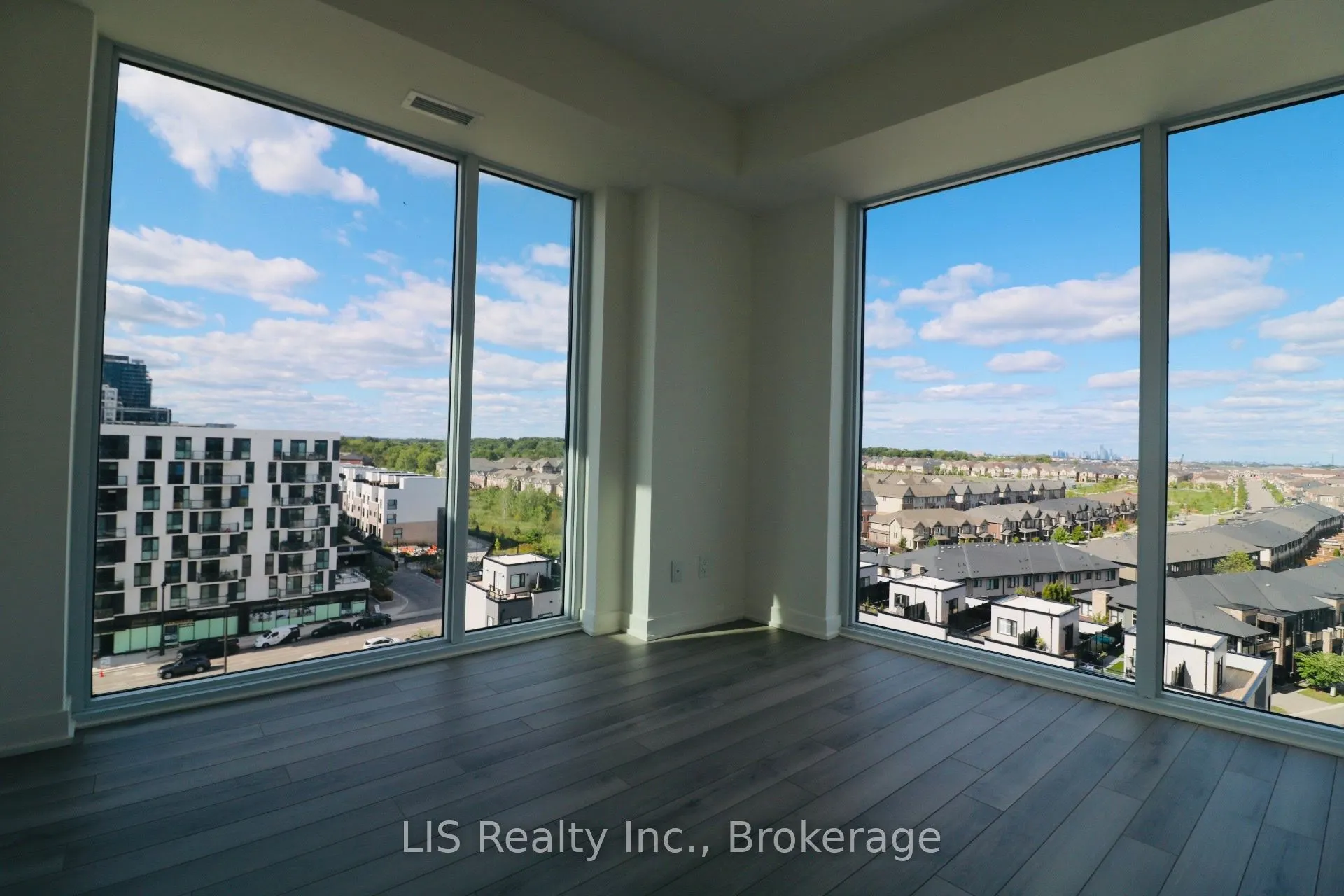 3079 Trafalgar Road, #907