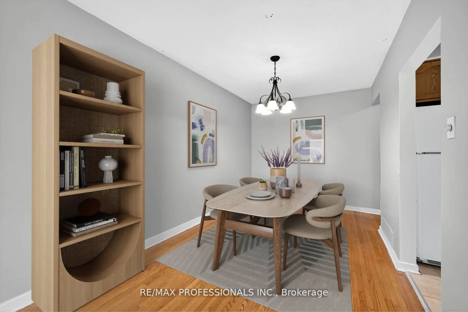 1784 Sandgate Crescent
