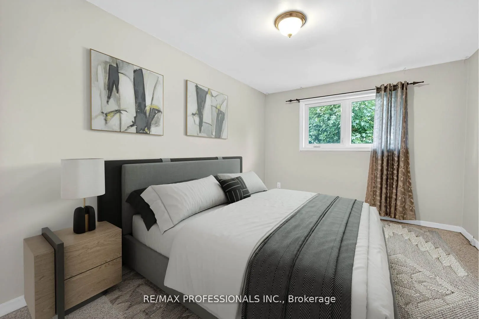 1784 Sandgate Crescent