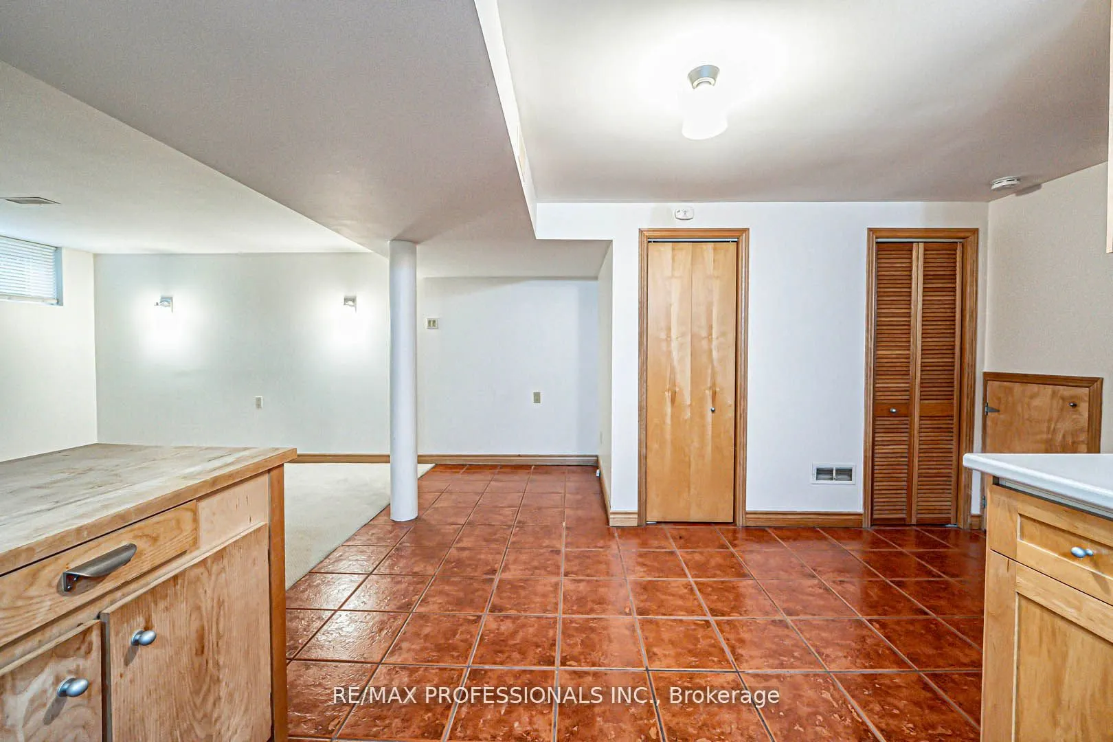 1784 Sandgate Crescent