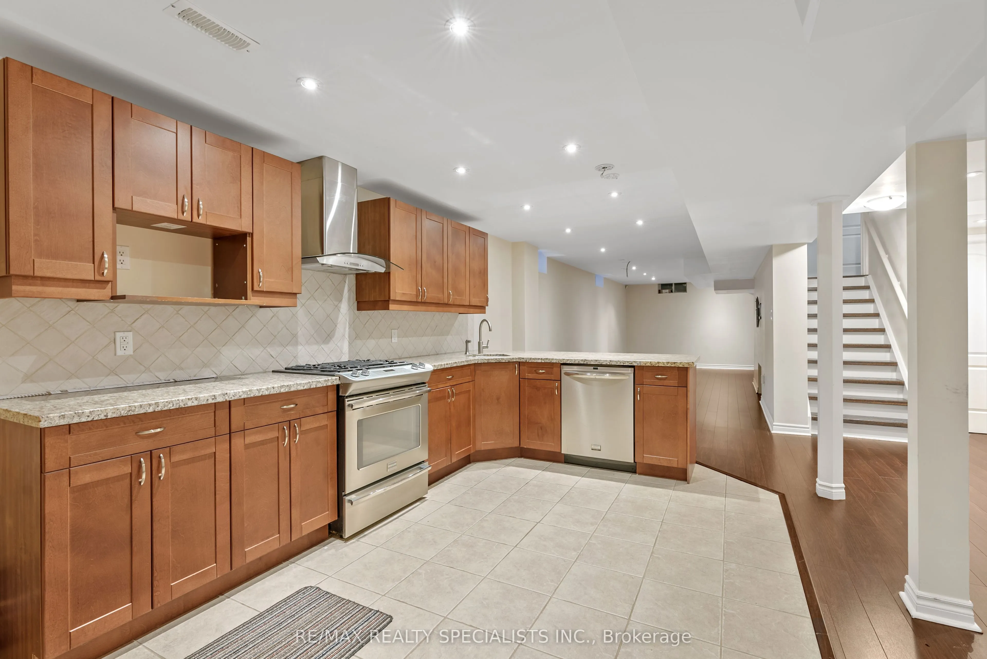 3265 Paul Henderson Drive
