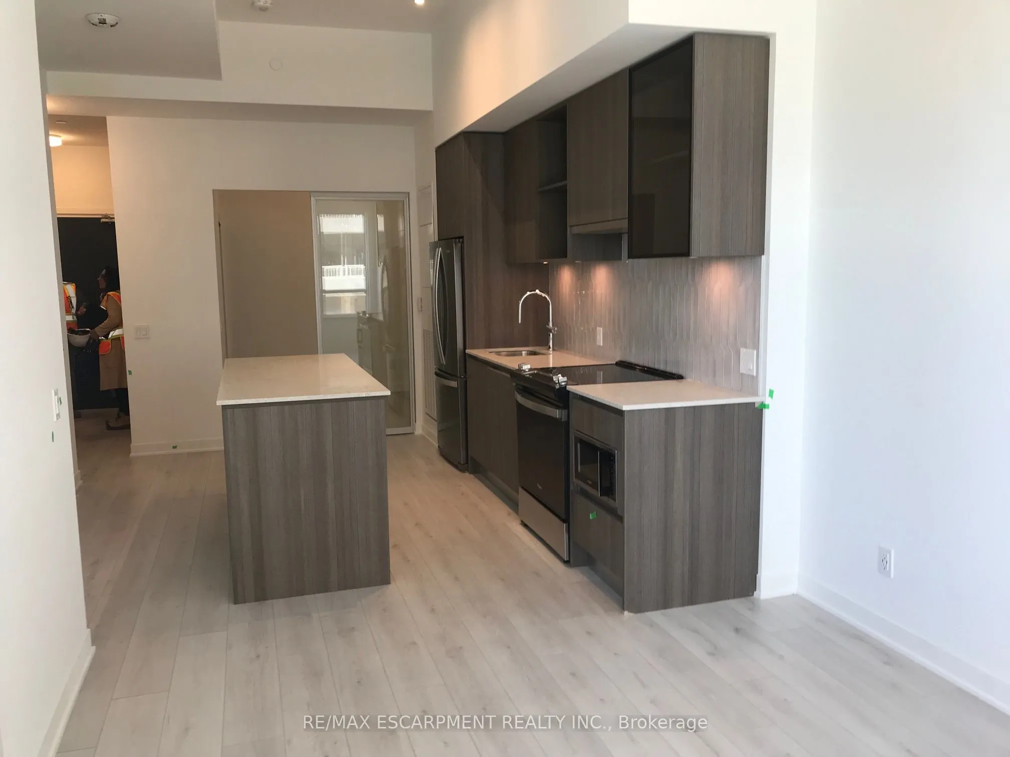 405 Dundas Street W, #225