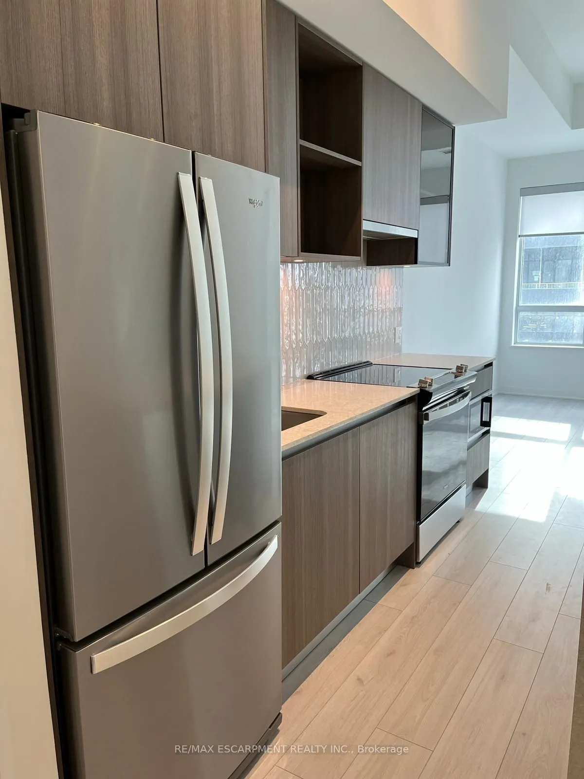 405 Dundas Street W, #225