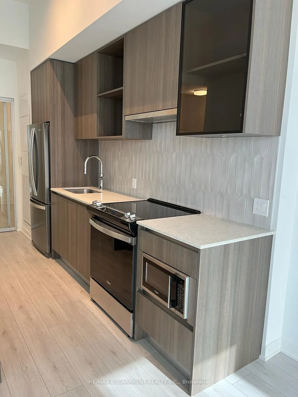 405 Dundas Street W, #225