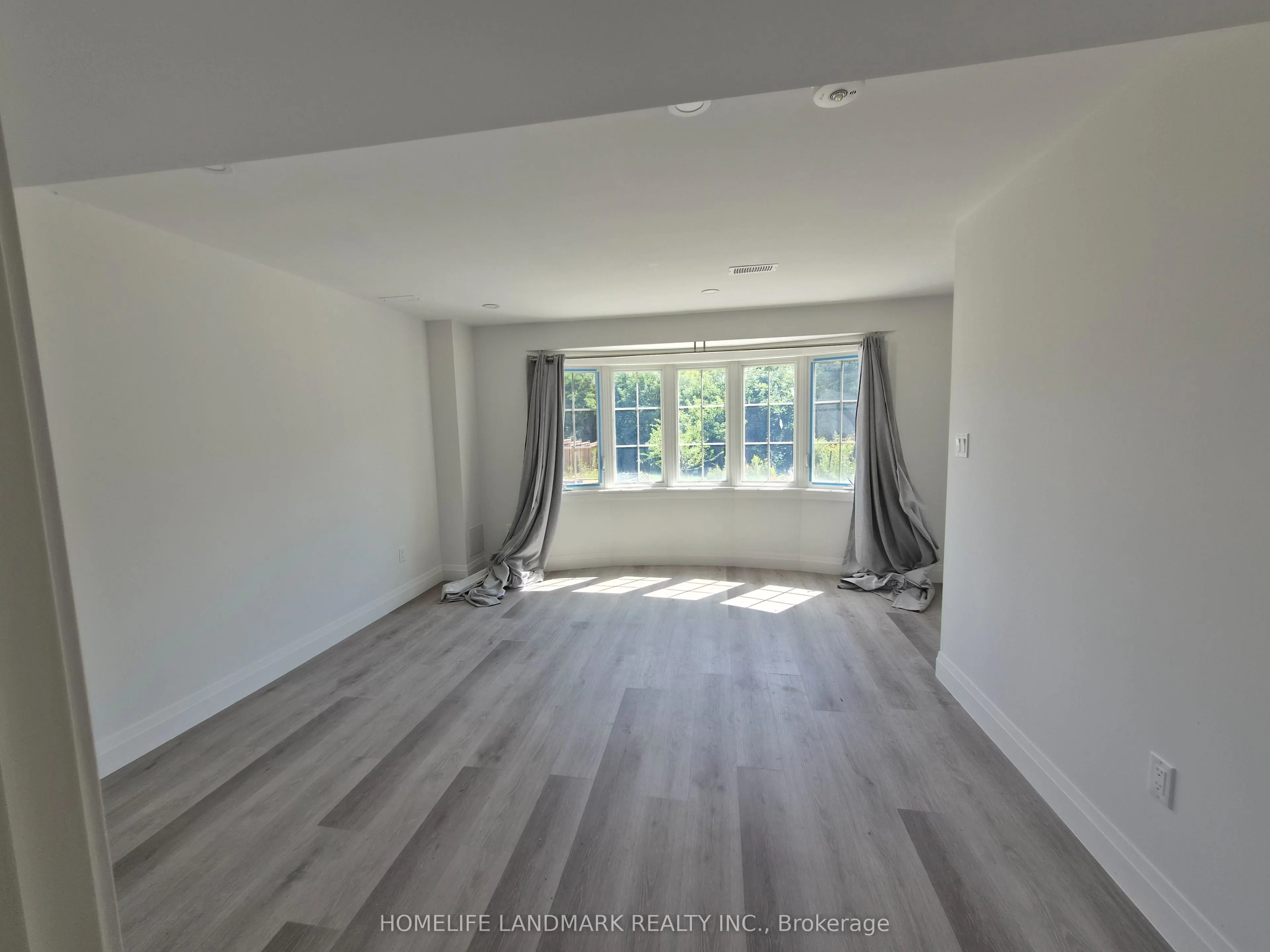 10 Waterwide Crescent, #Basement