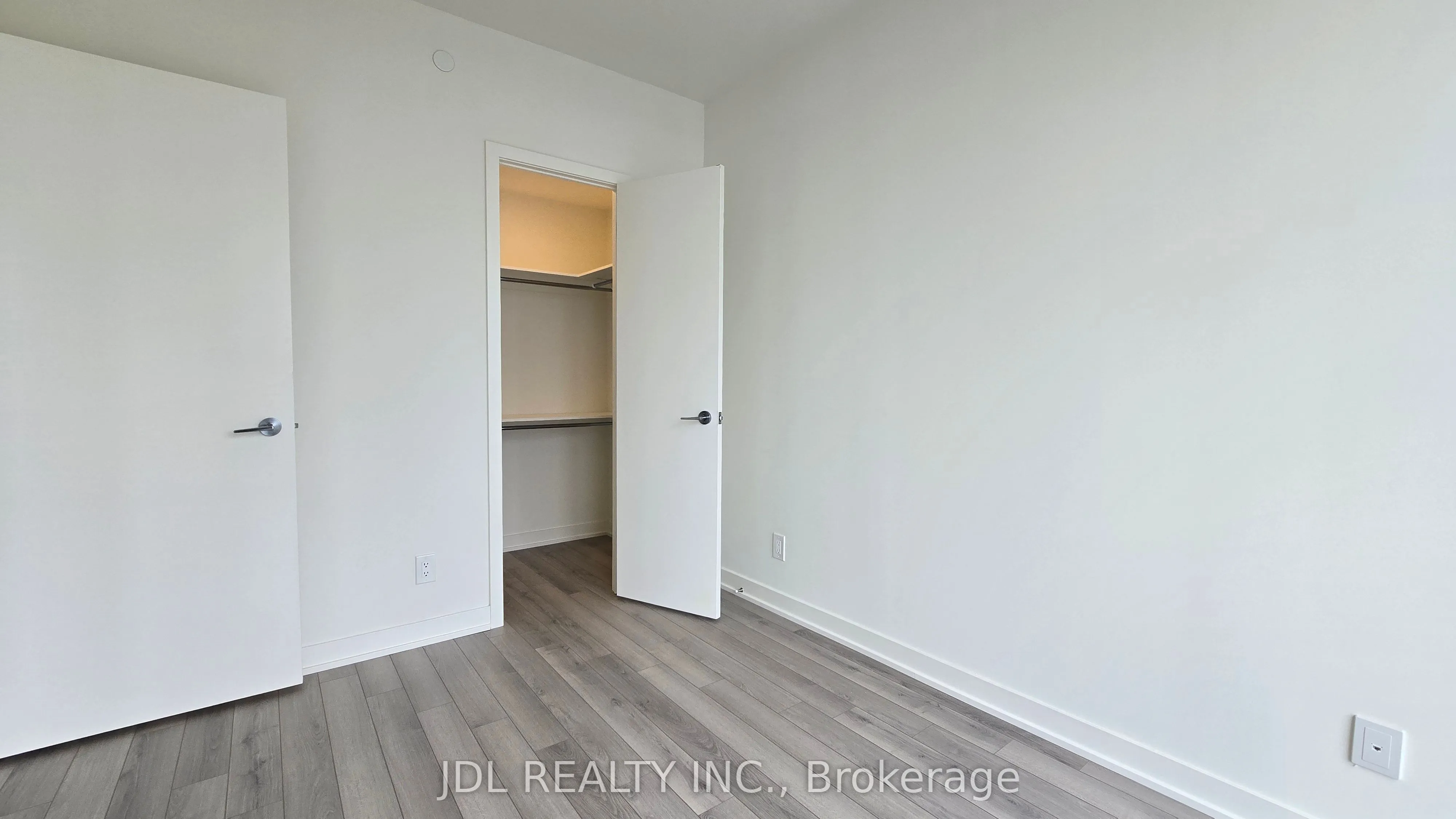 3079 Trafalgar Road, #1004