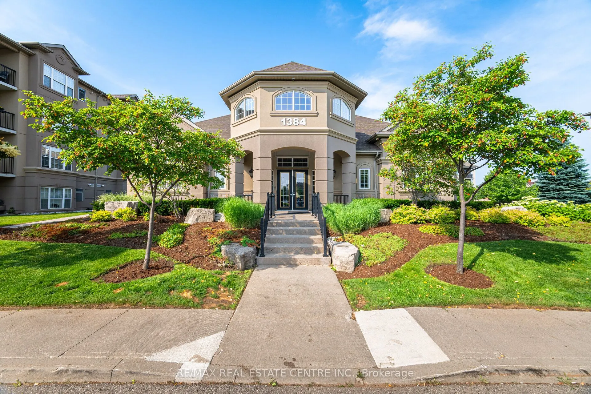 1370 Main Street E, #203