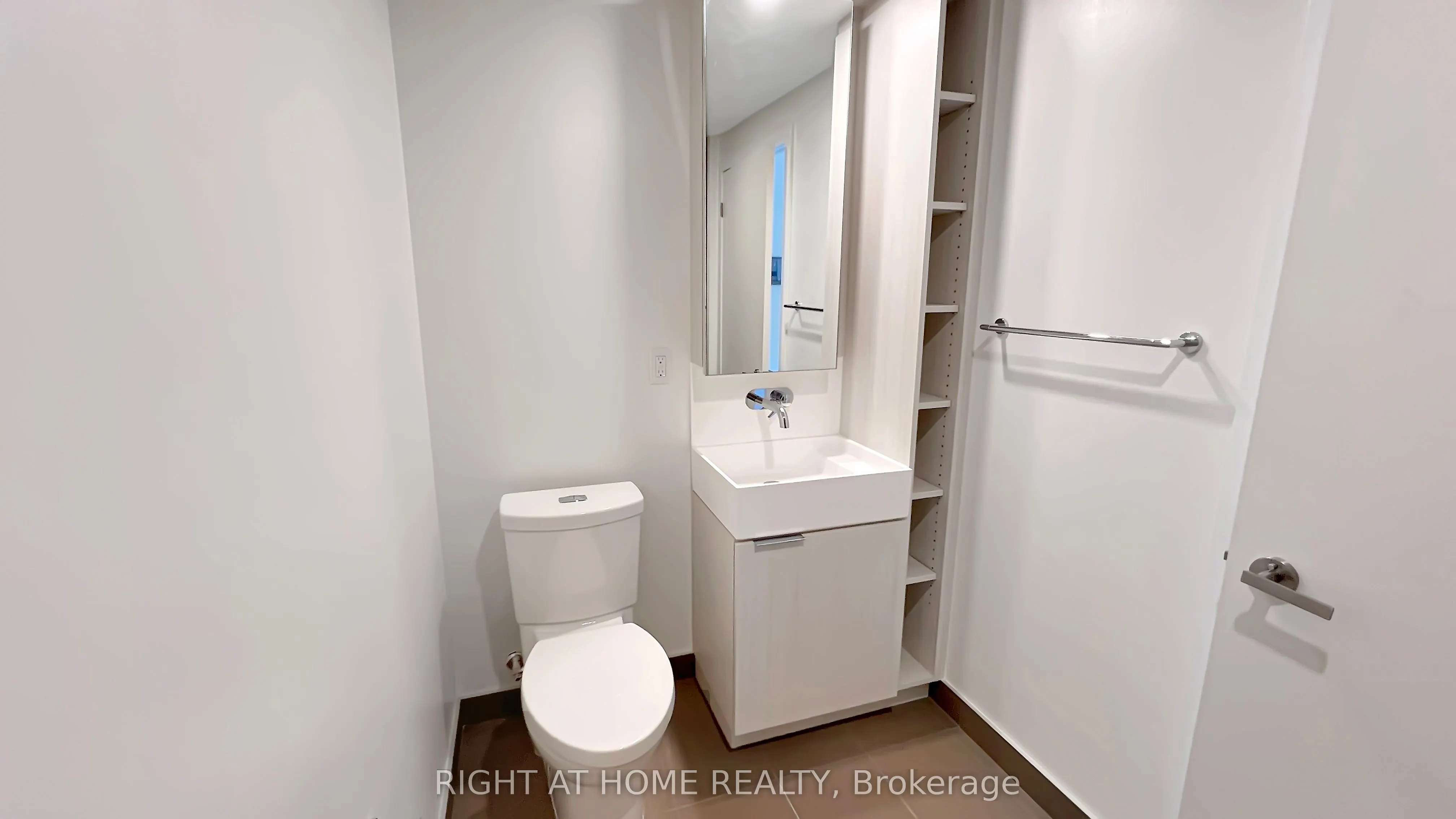 370 Martha Street, #606