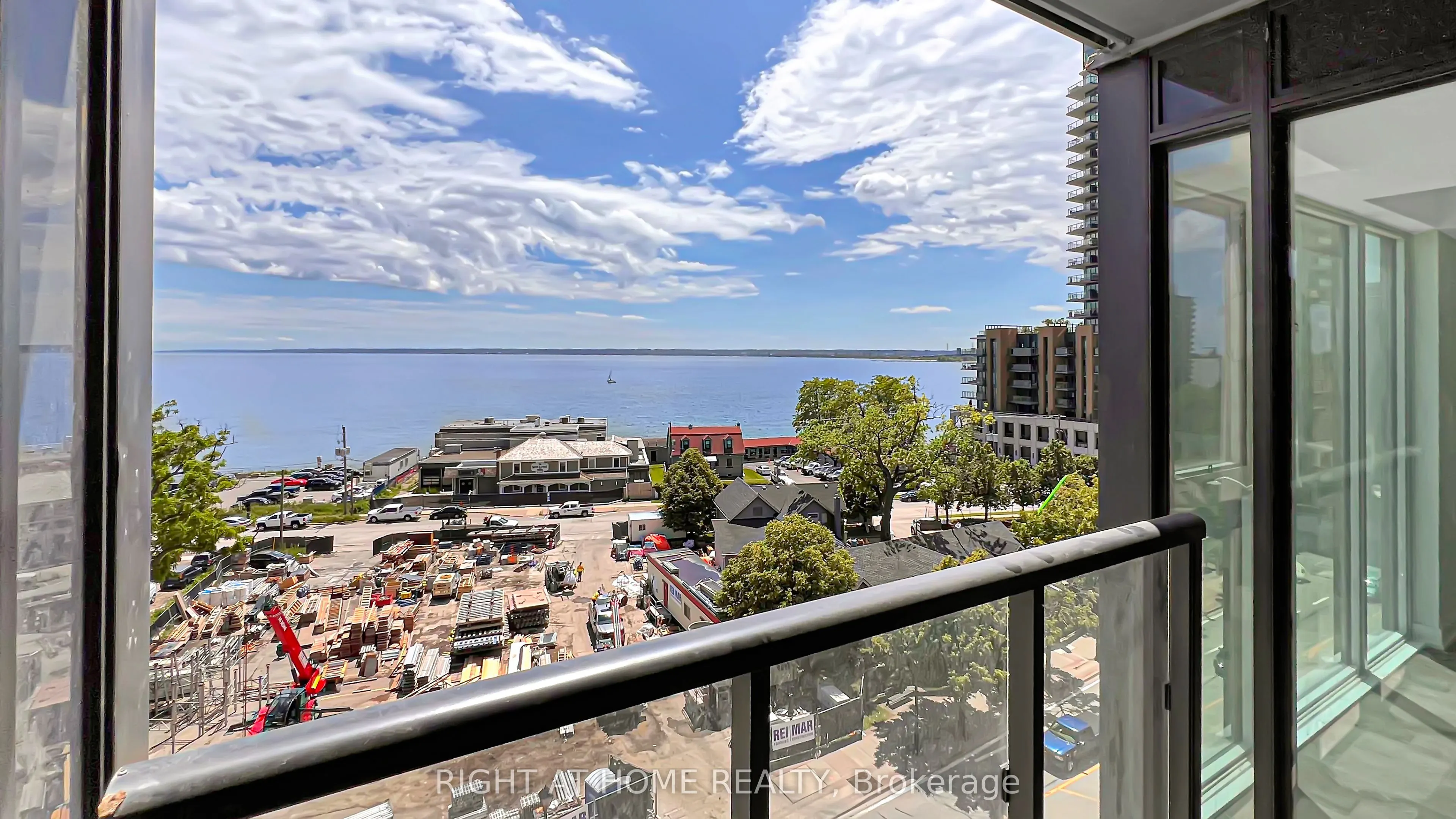 370 Martha Street, #606