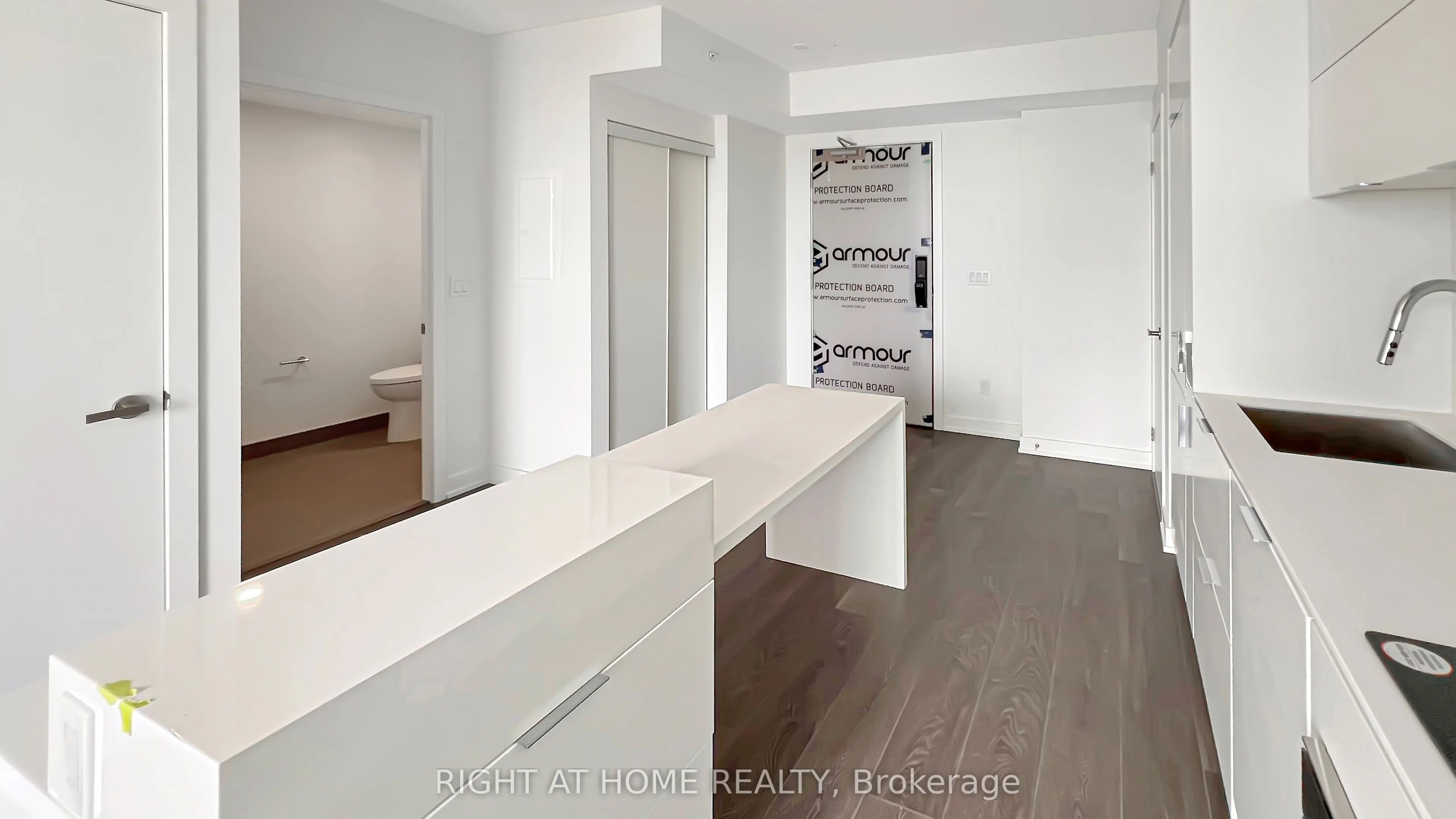 370 Martha Street, #606
