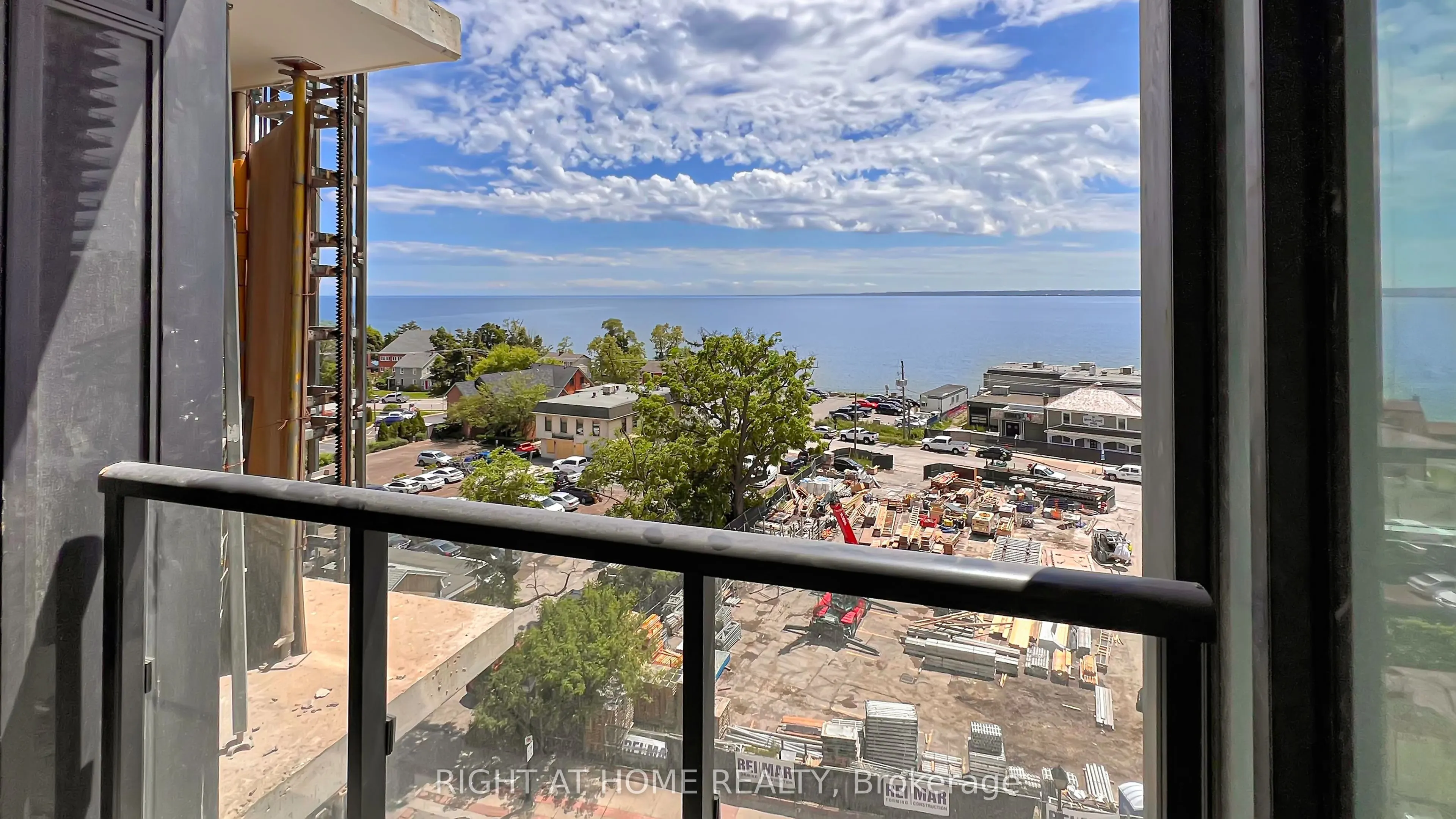 370 Martha Street, #606