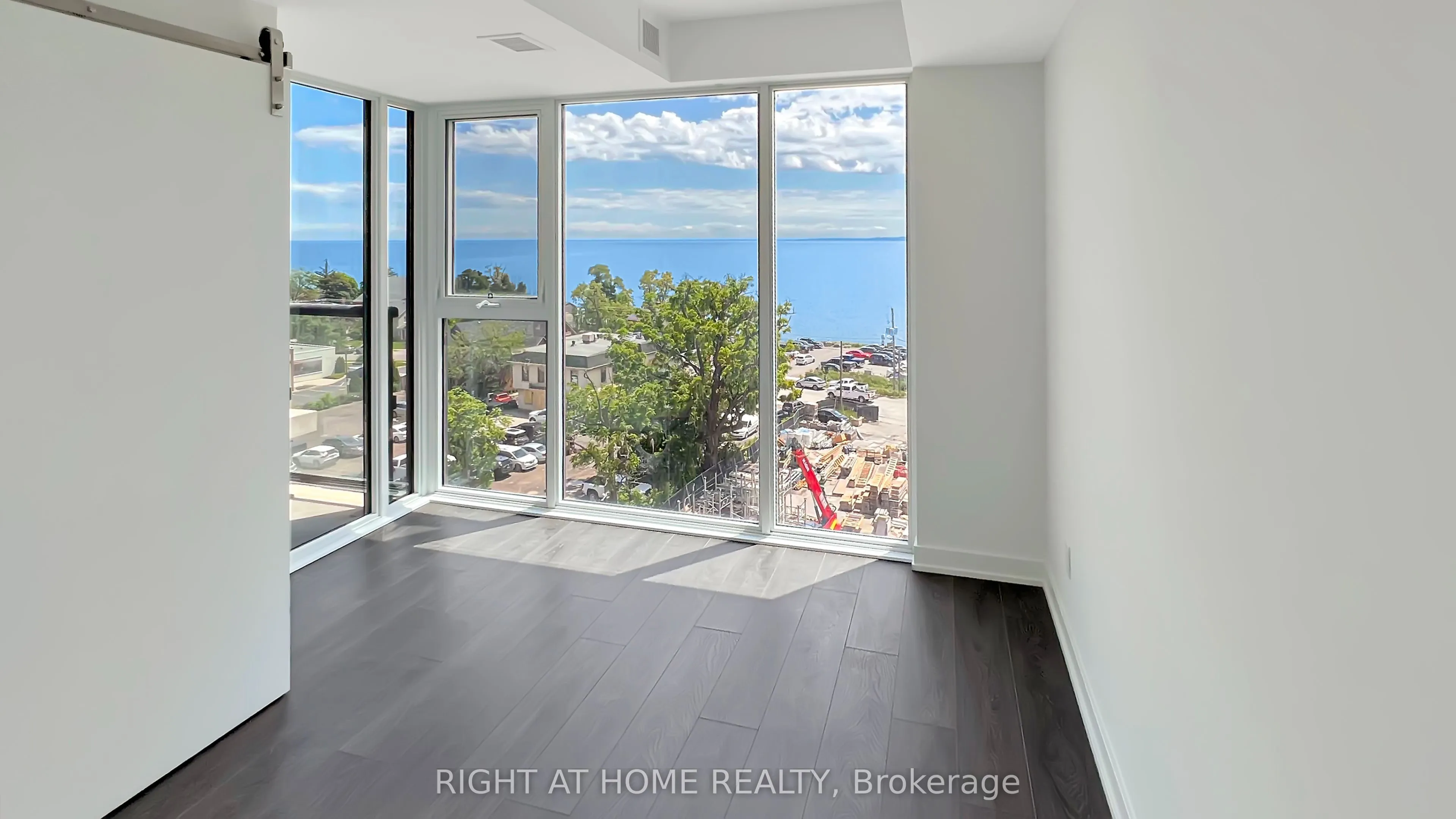370 Martha Street, #606