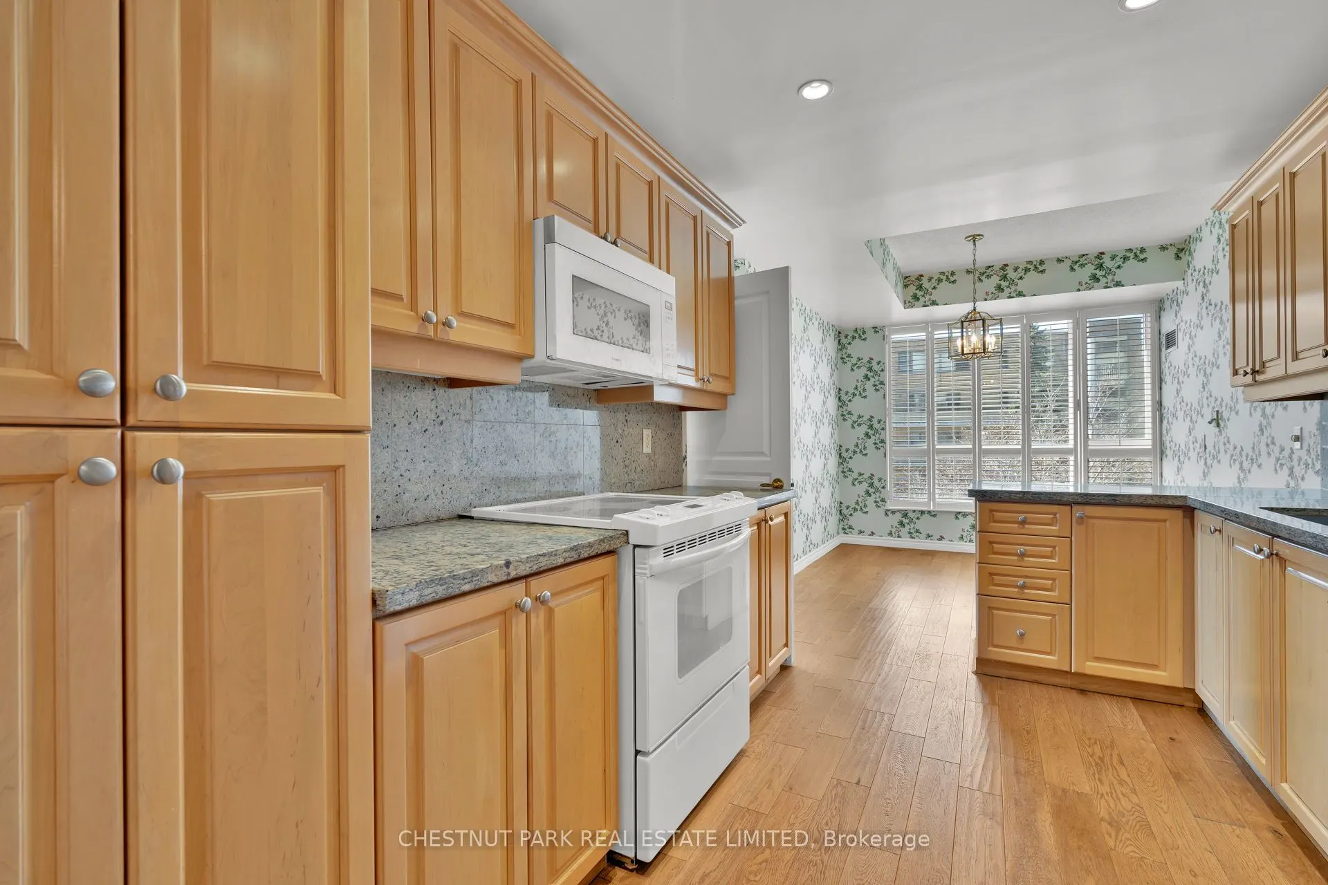 2662 Bloor Street W, #312