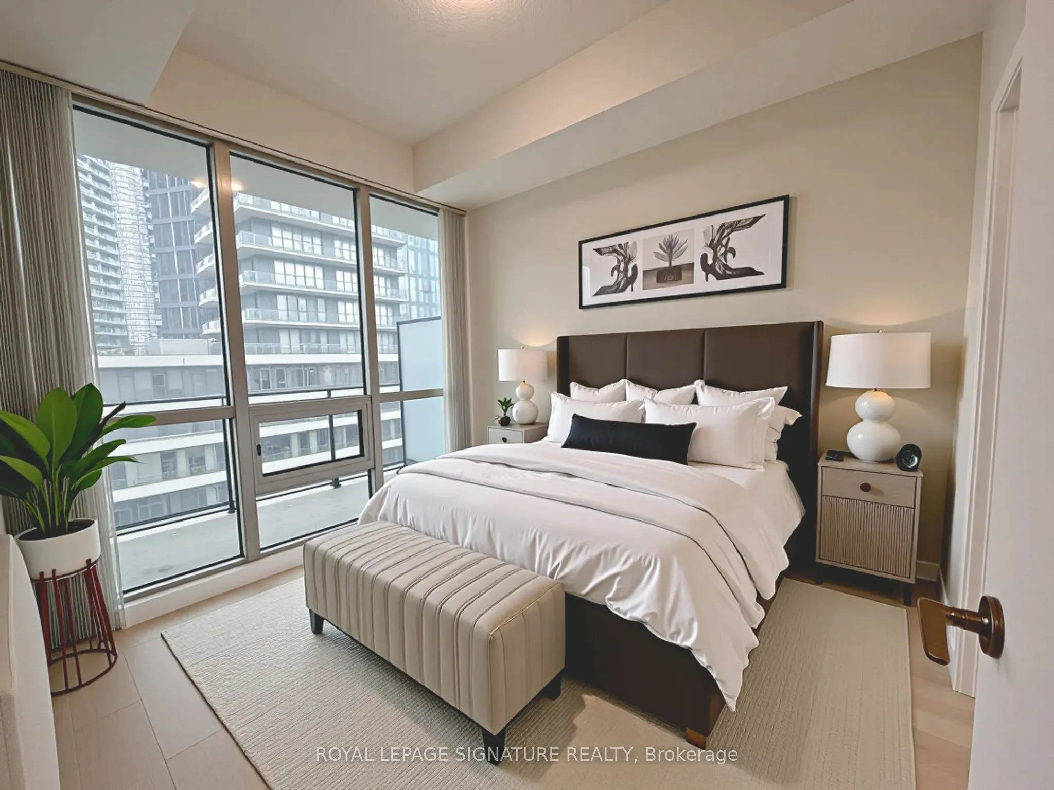 2200 Lakeshore Boulevard W, #802