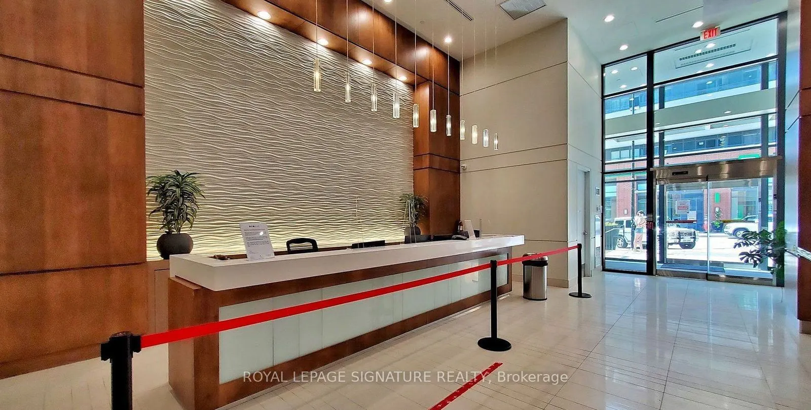 2200 Lakeshore Boulevard W, #802