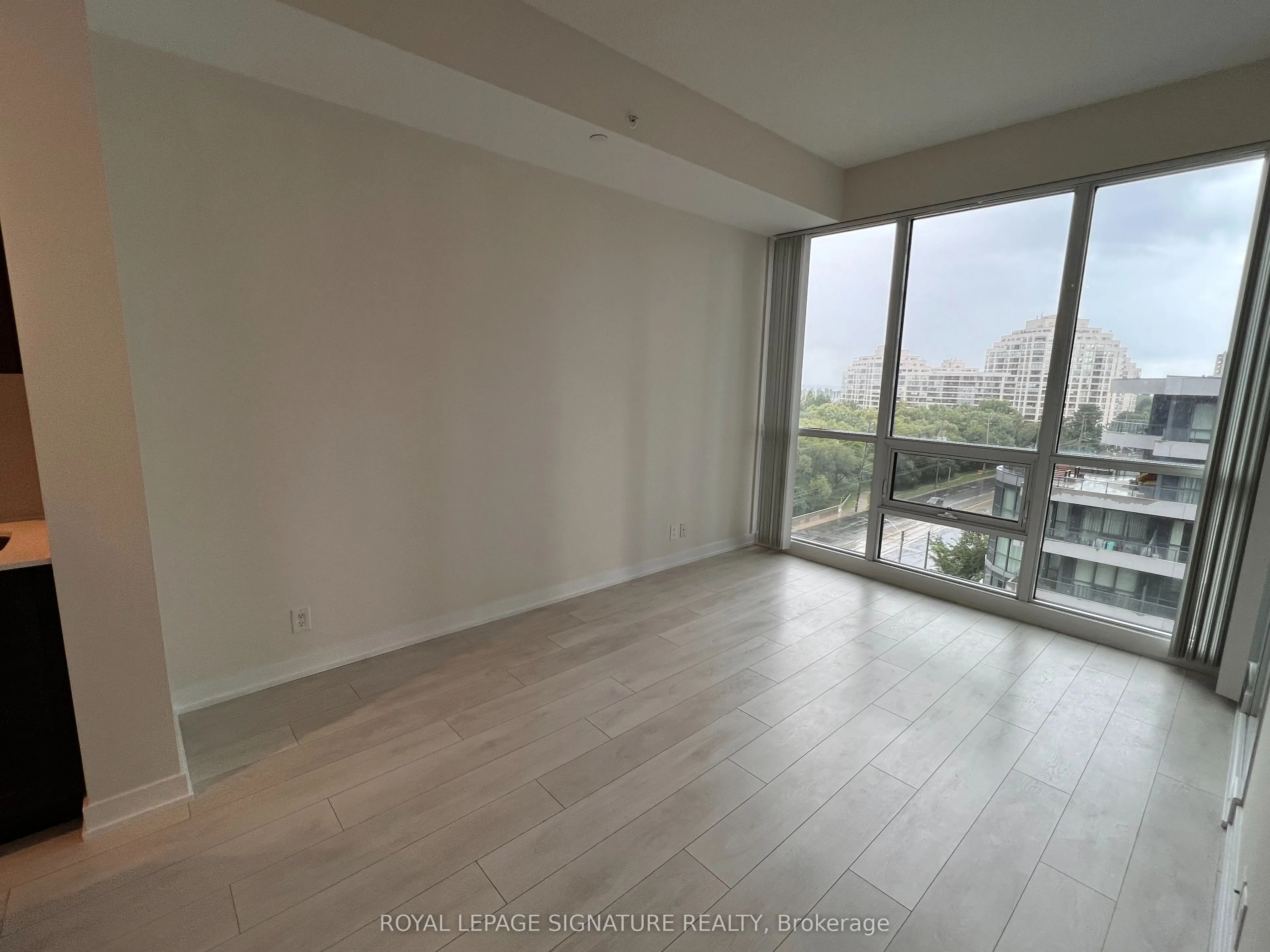 2200 Lakeshore Boulevard W, #802