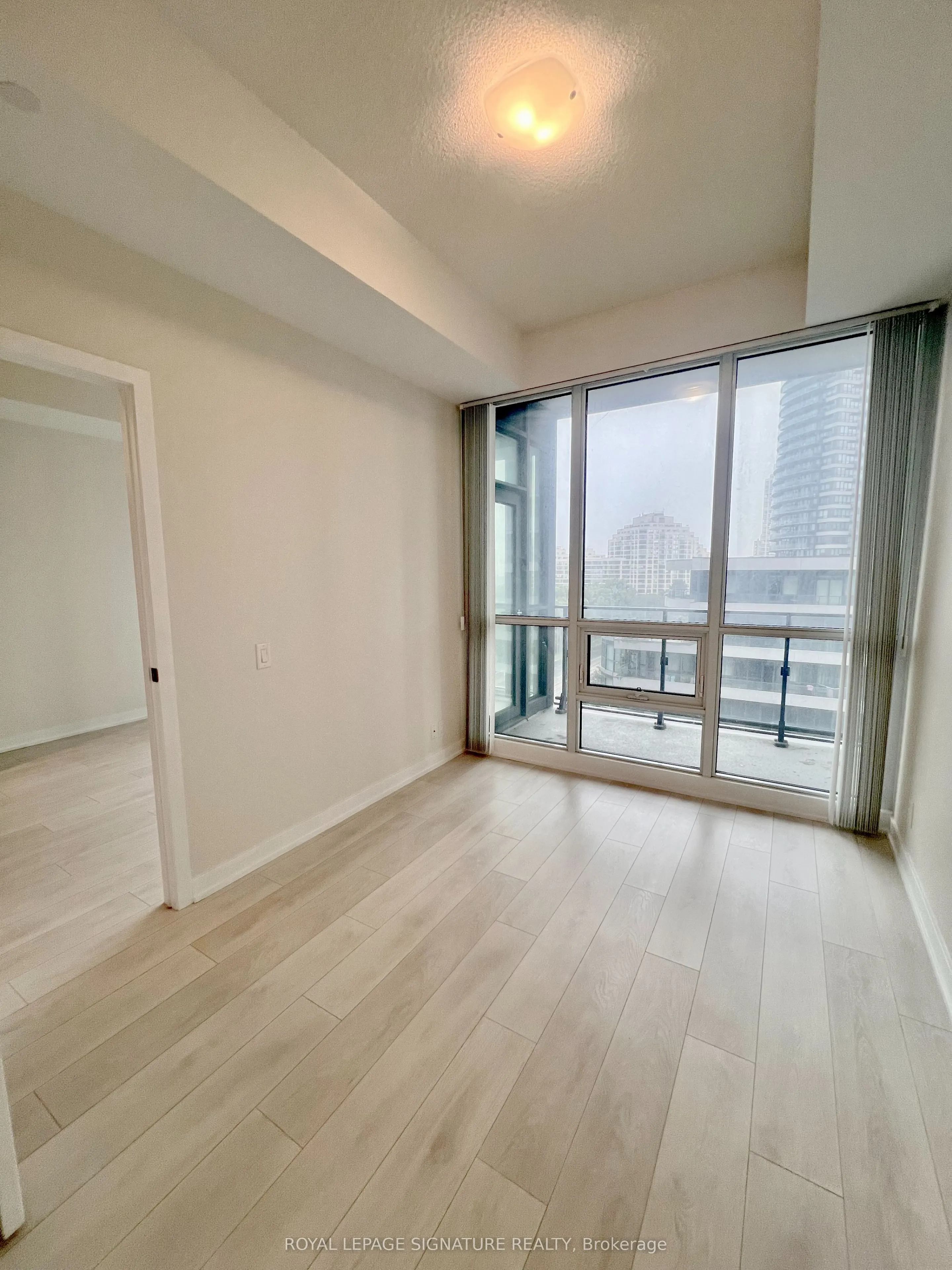 2200 Lakeshore Boulevard W, #802