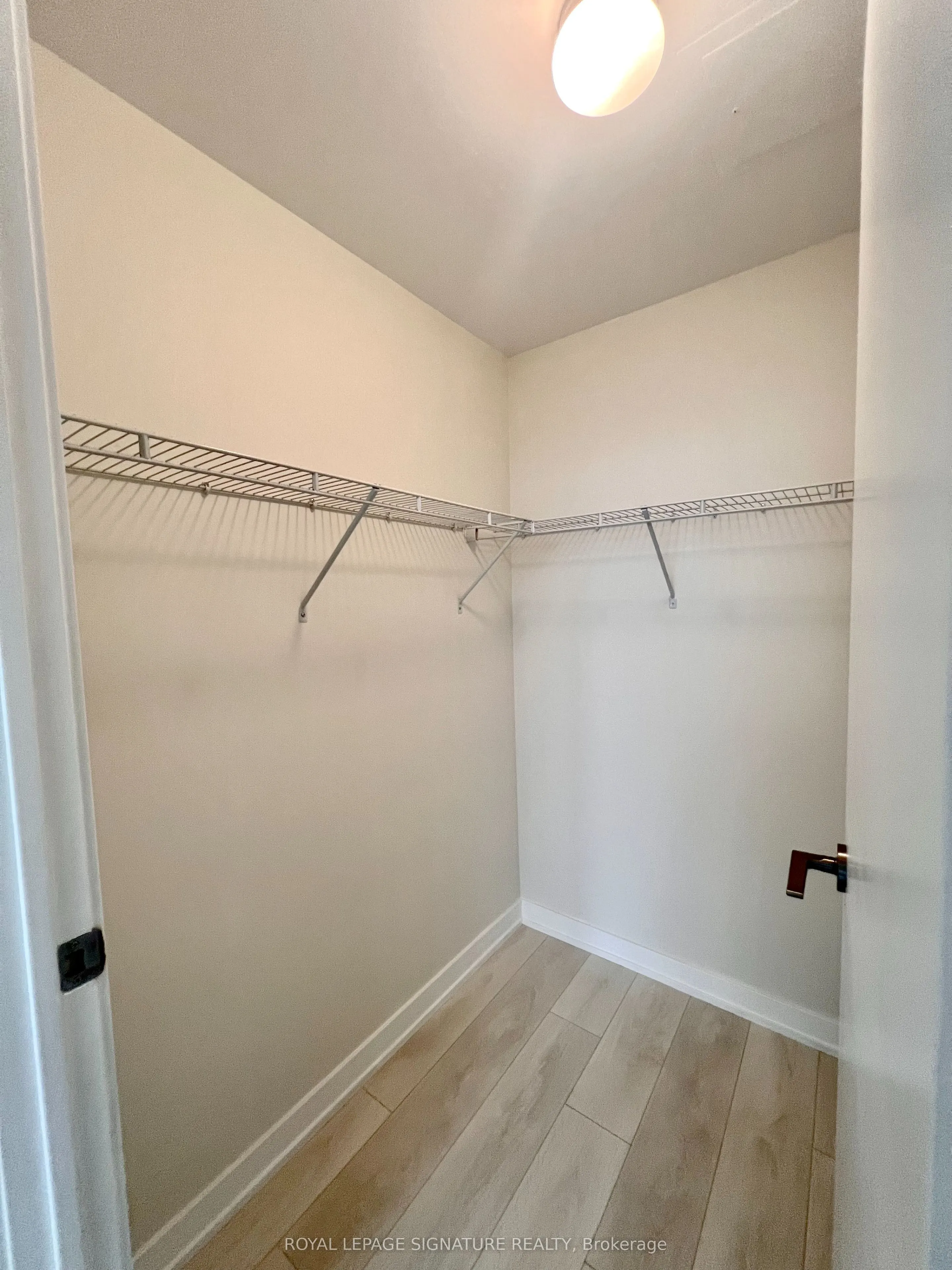 2200 Lakeshore Boulevard W, #802