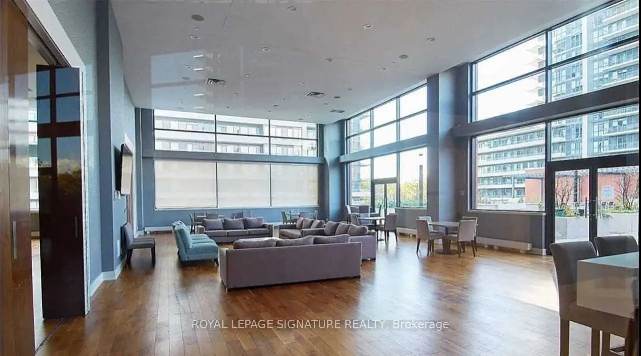 2200 Lakeshore Boulevard W, #802