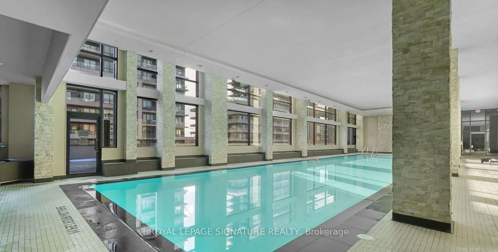 2200 Lakeshore Boulevard W, #802