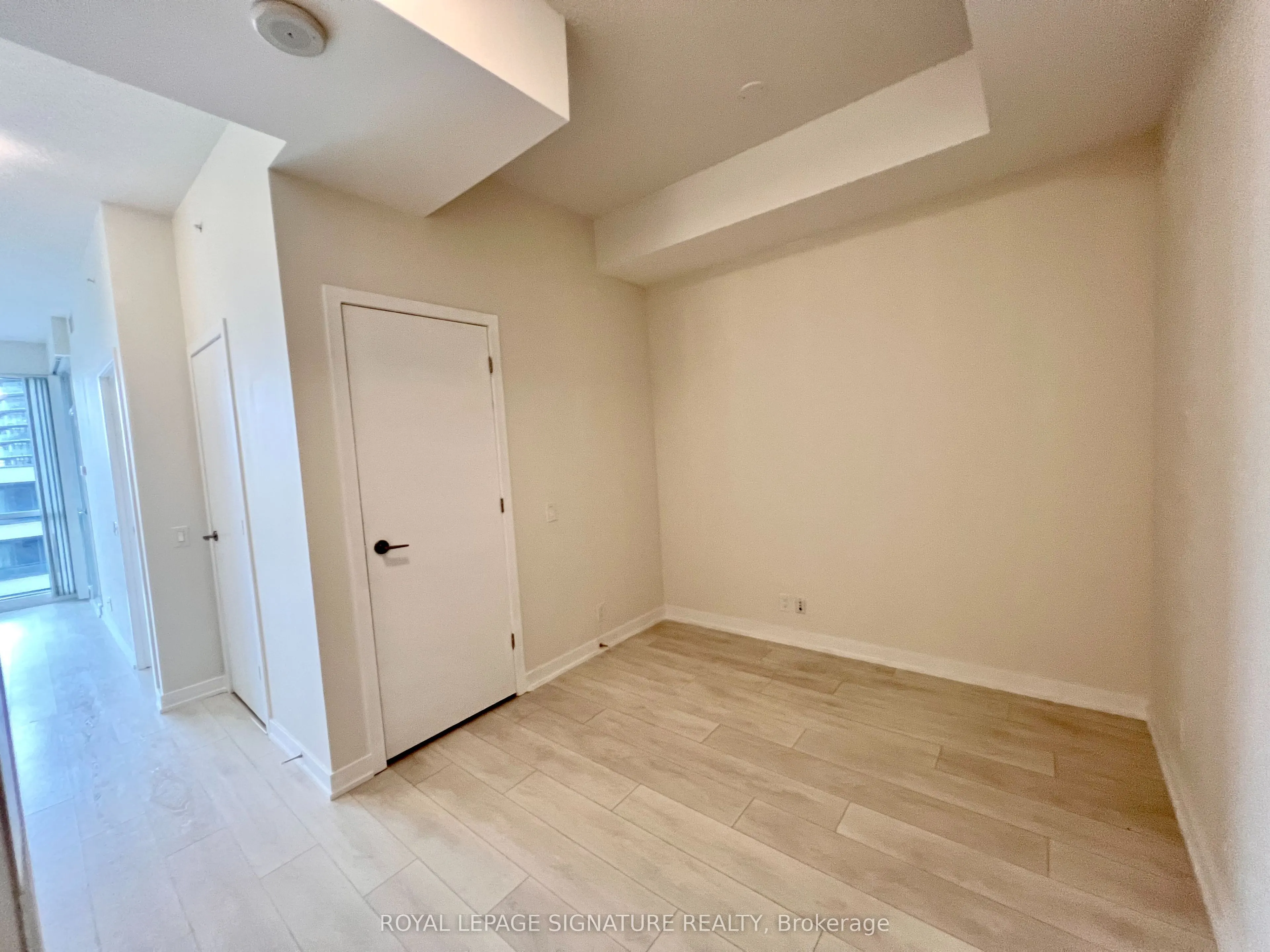 2200 Lakeshore Boulevard W, #802