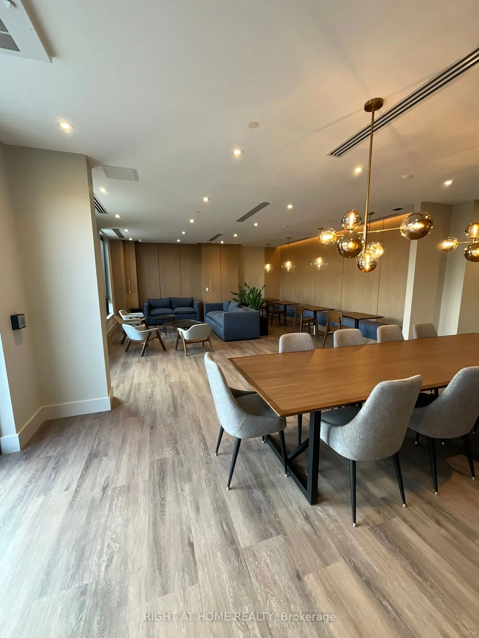 1440 Clarriage Court, #517