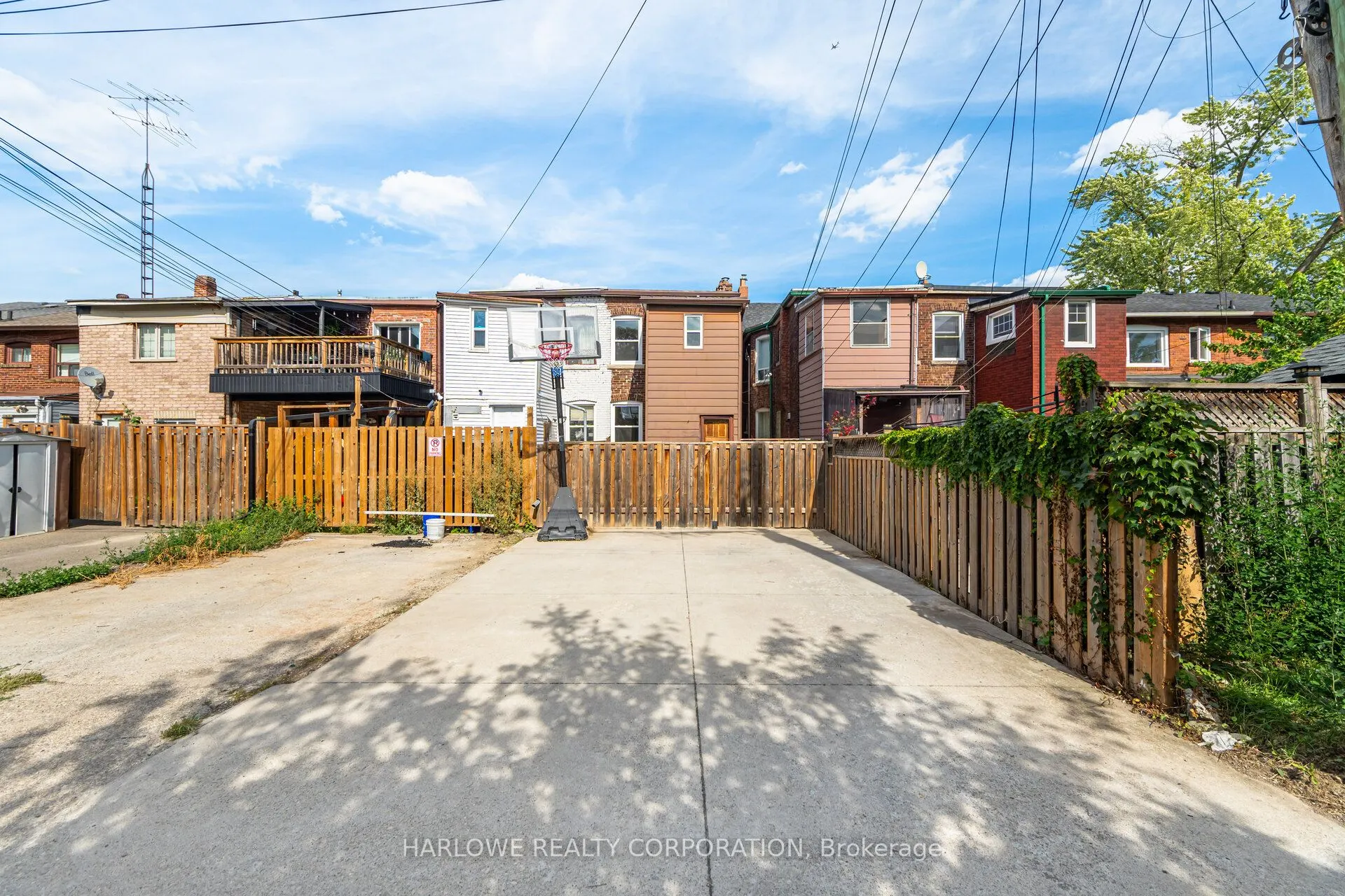 1812 Dufferin Street