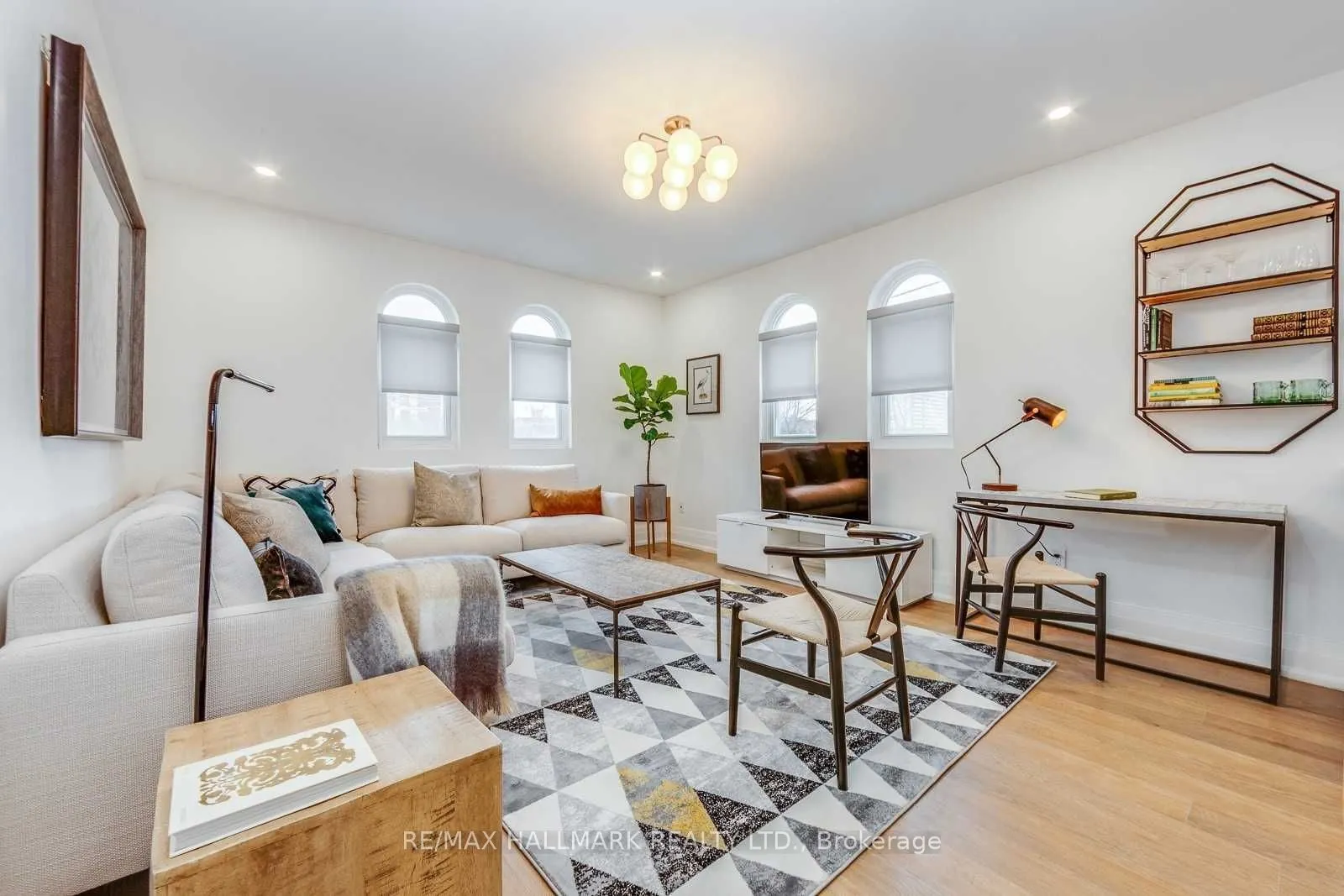 1340 King Street W, #302