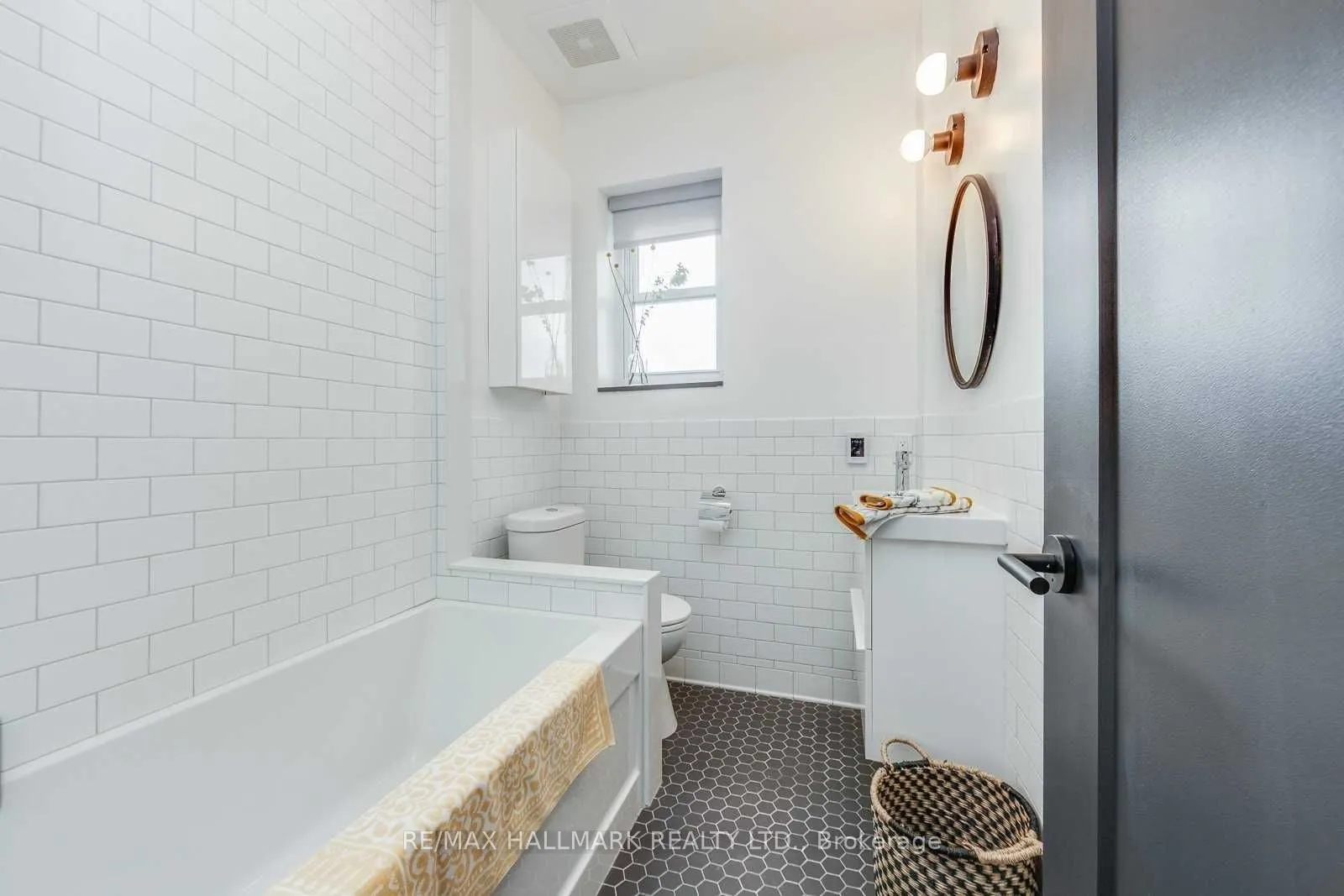 1340 King Street W, #302