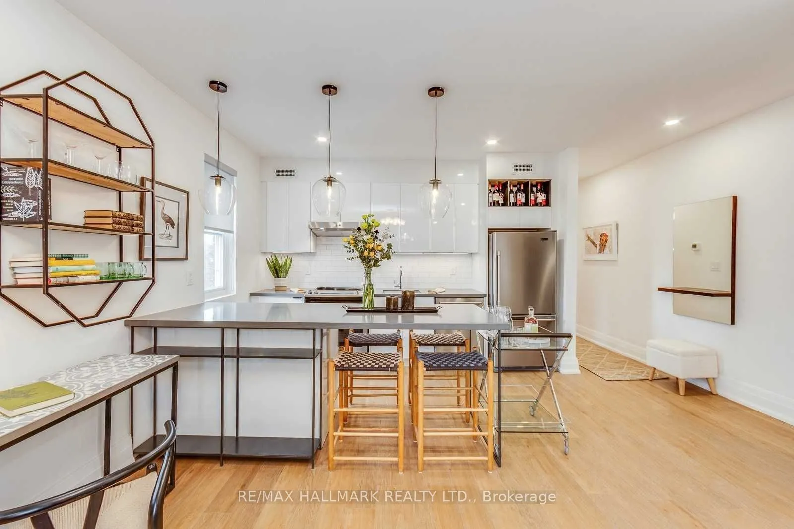 1340 King Street W, #302