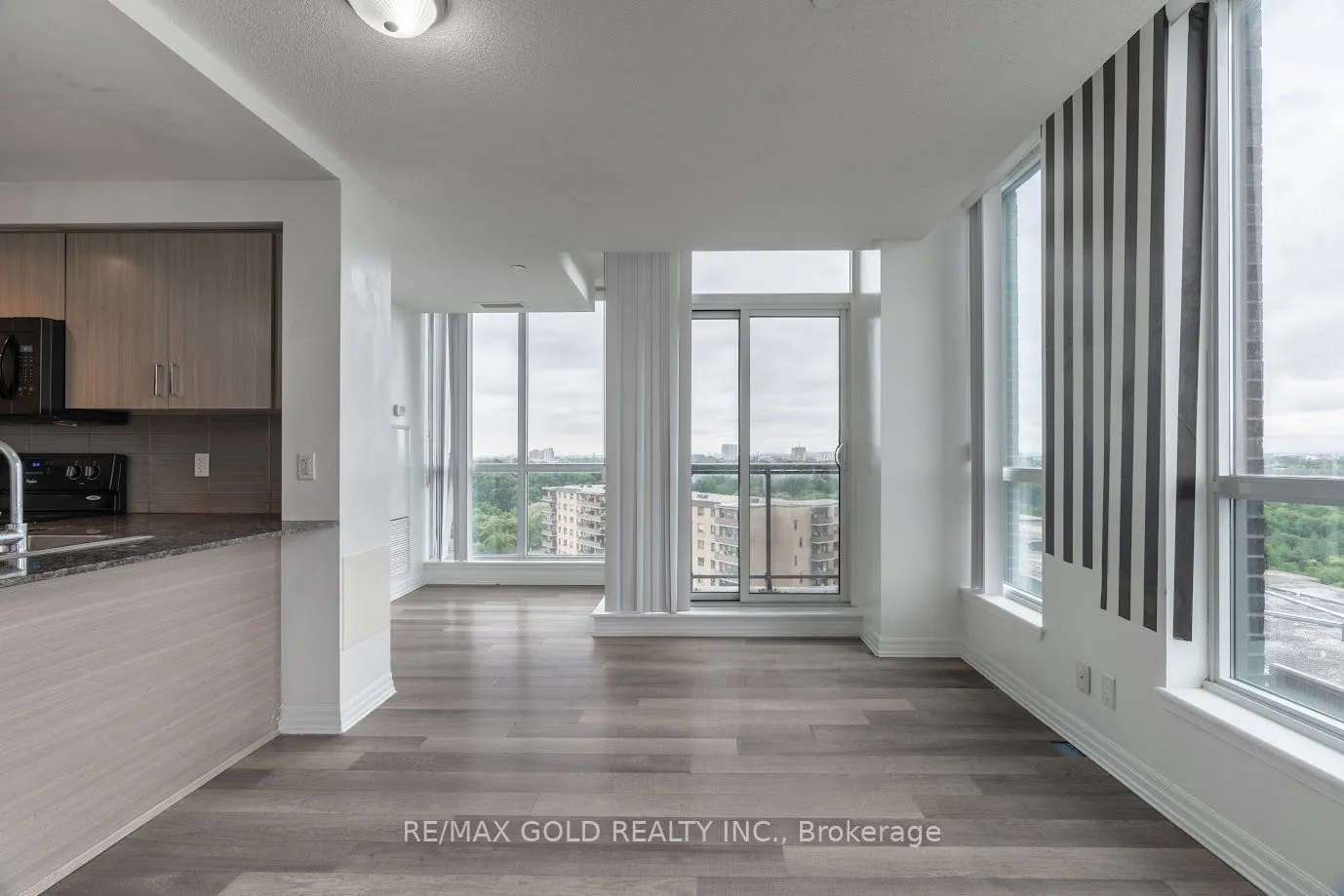 80 Esther Lorrie Drive, #1105
