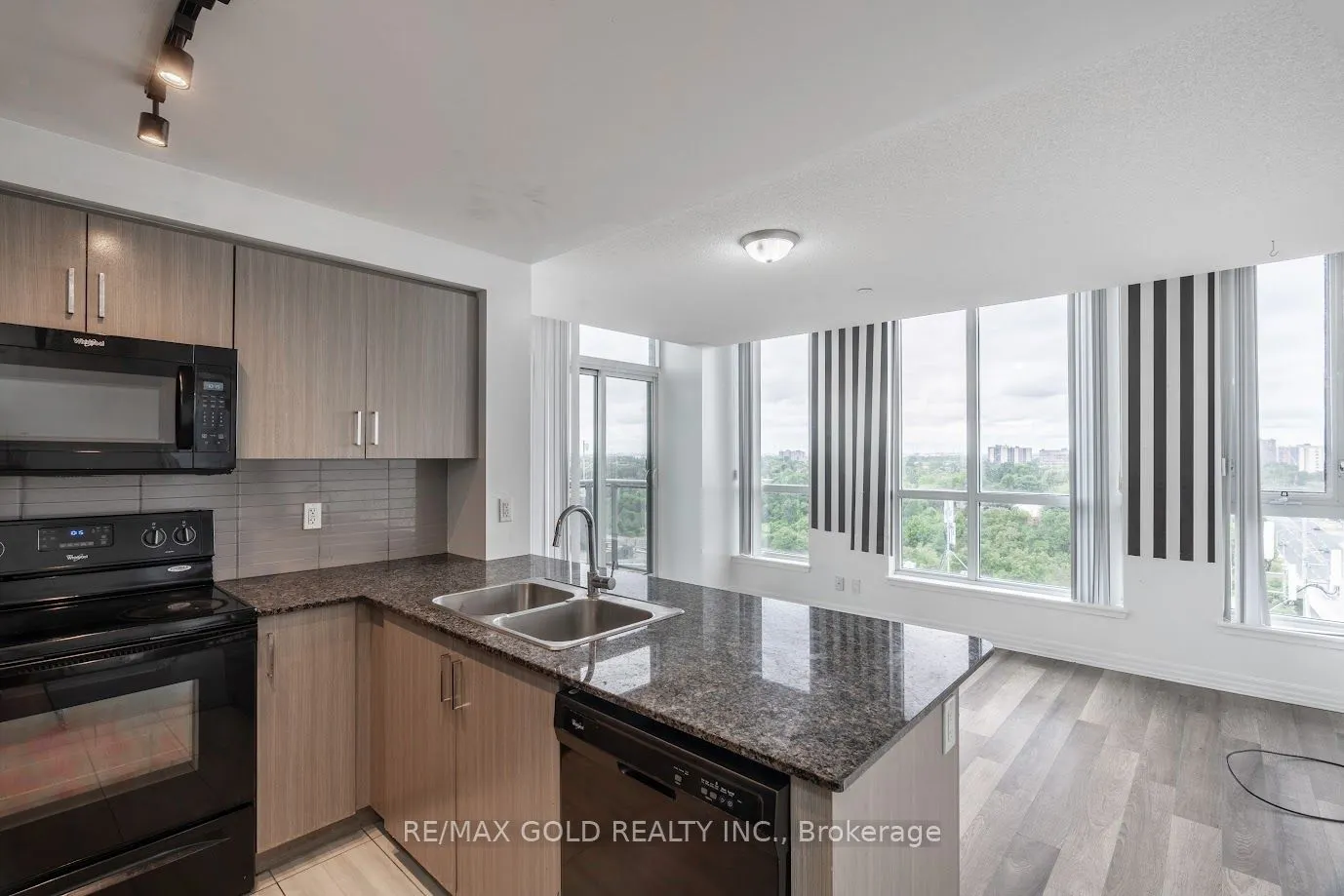 80 Esther Lorrie Drive, #1105