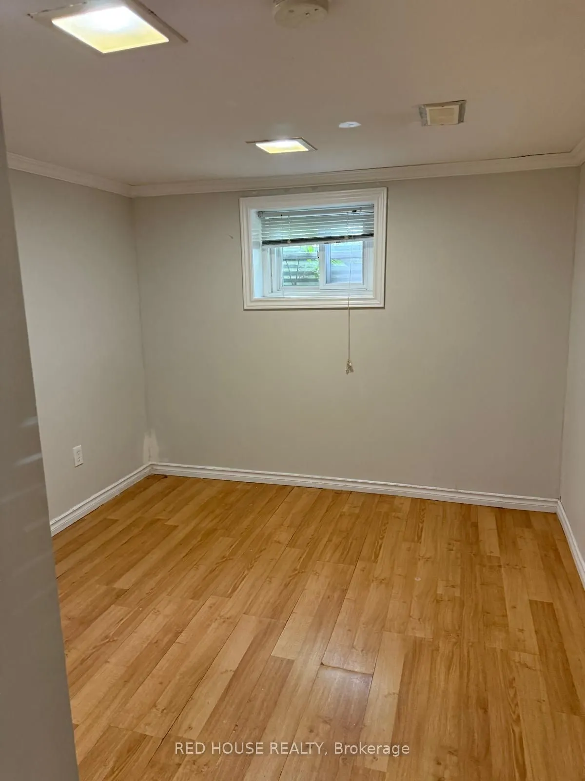 22 Birchlea Avenue, #Lower