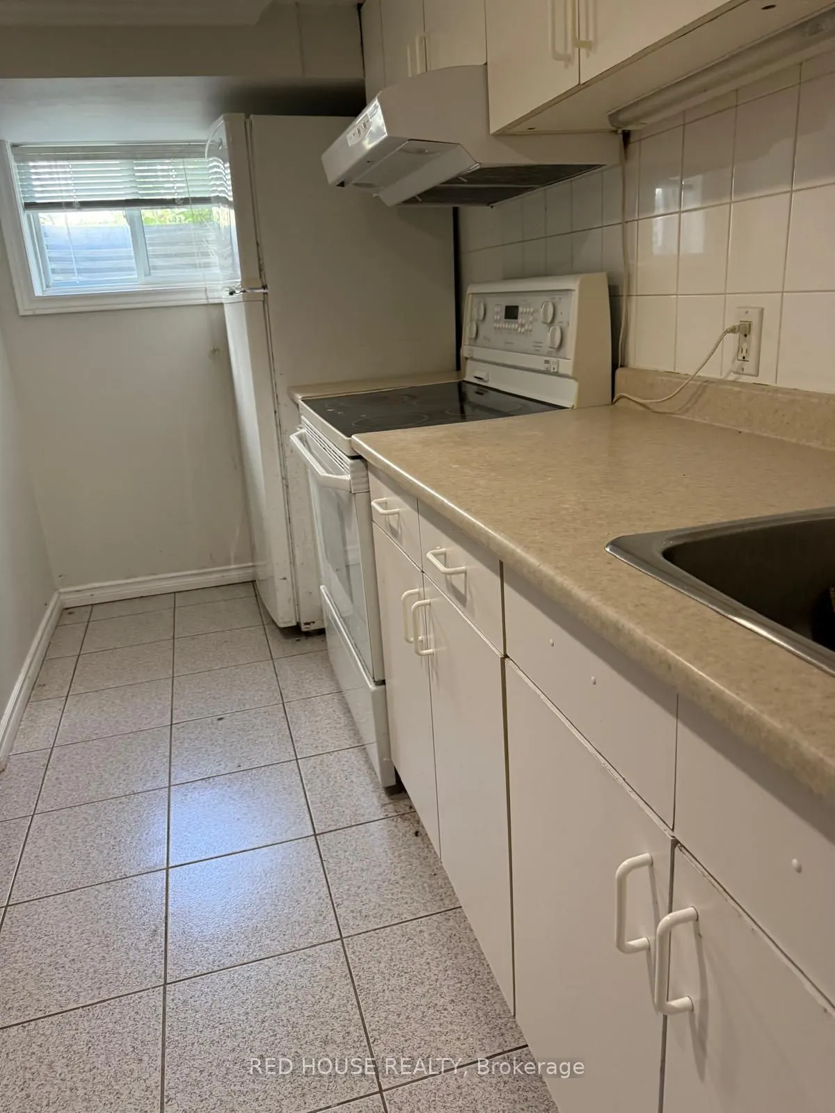 22 Birchlea Avenue, #Lower
