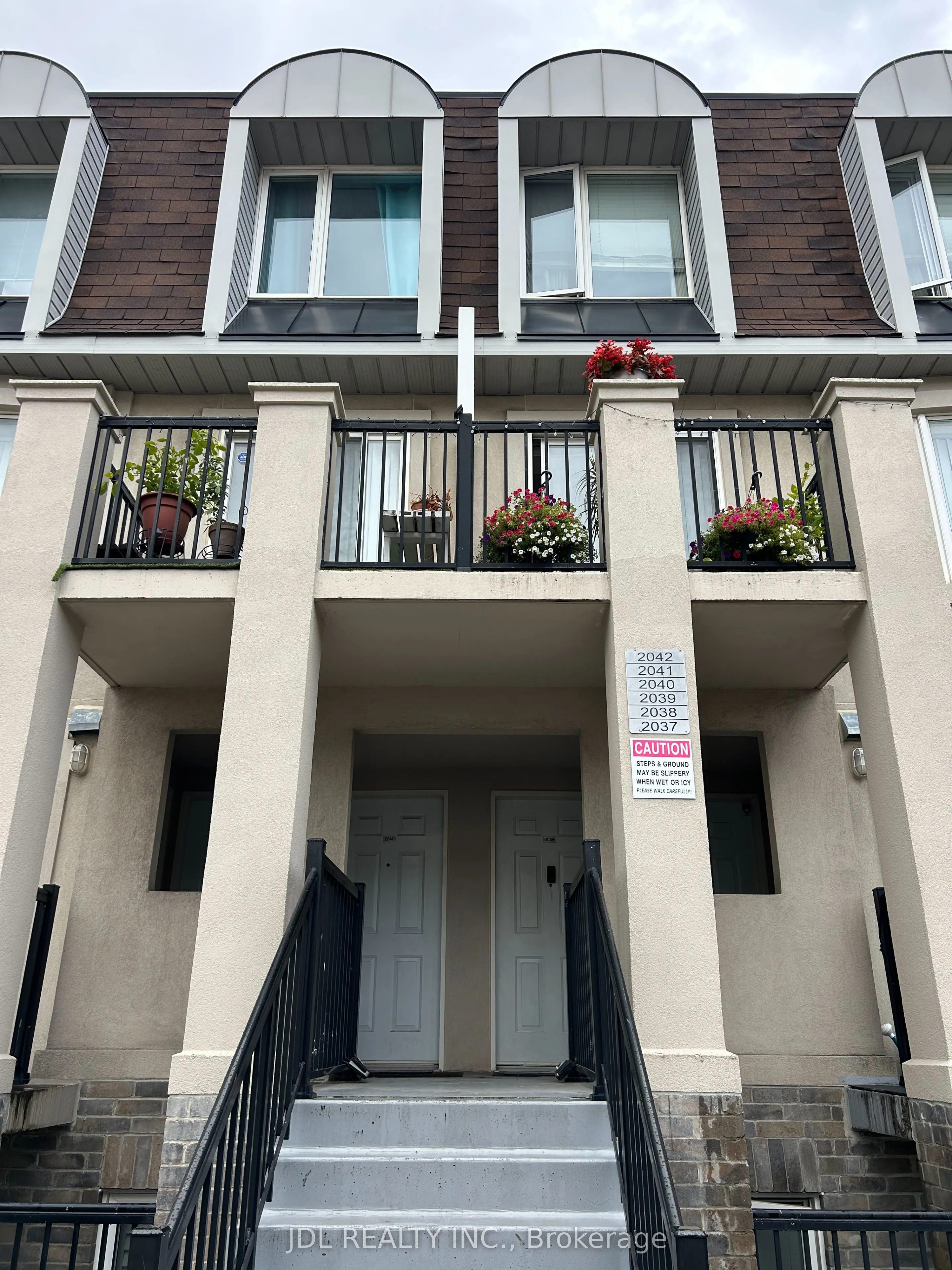 85 George Appleton Way, #1013