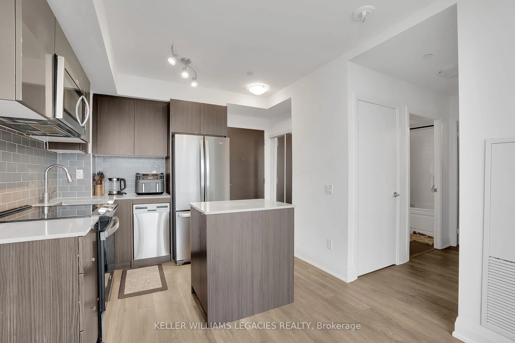 1461 Lawrence Avenue W, #2101