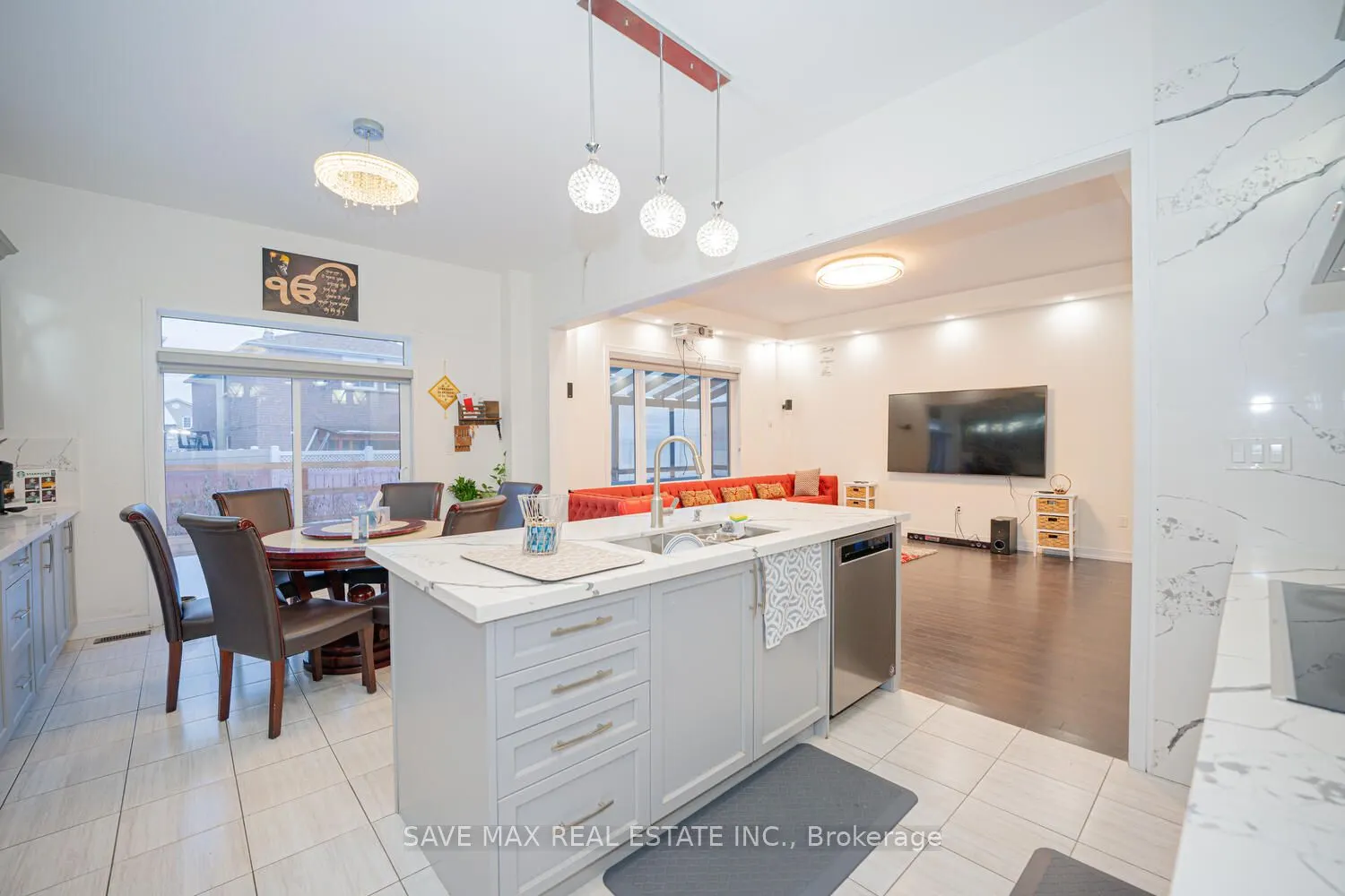 23 HENDRICKS Crescent