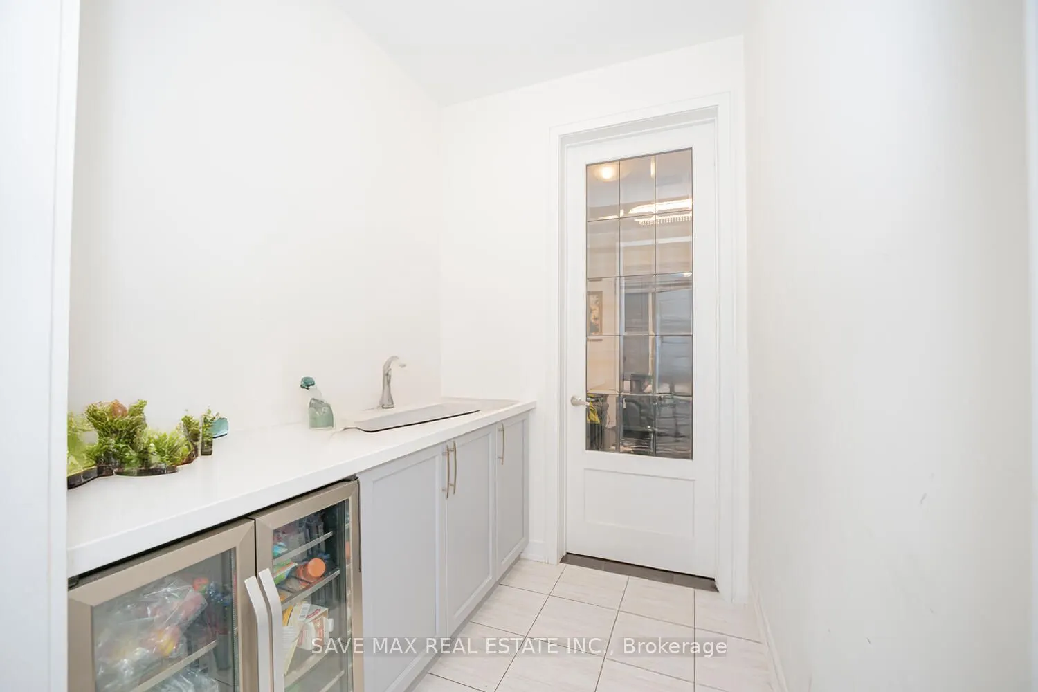 23 HENDRICKS Crescent