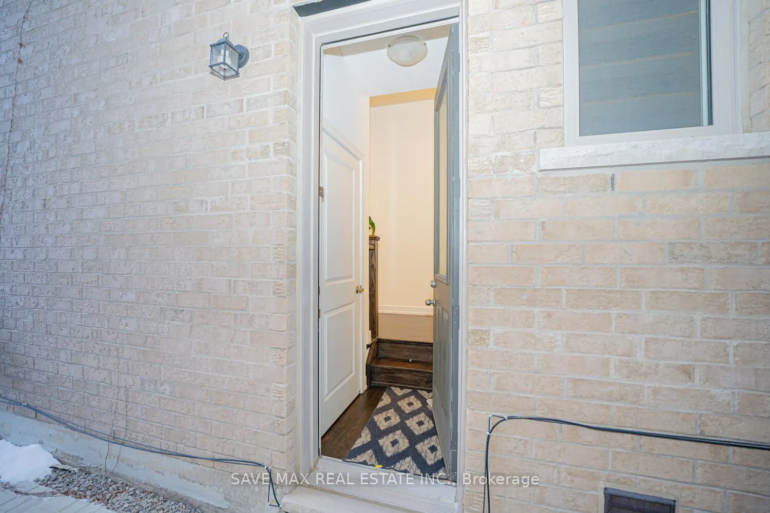 23 HENDRICKS Crescent