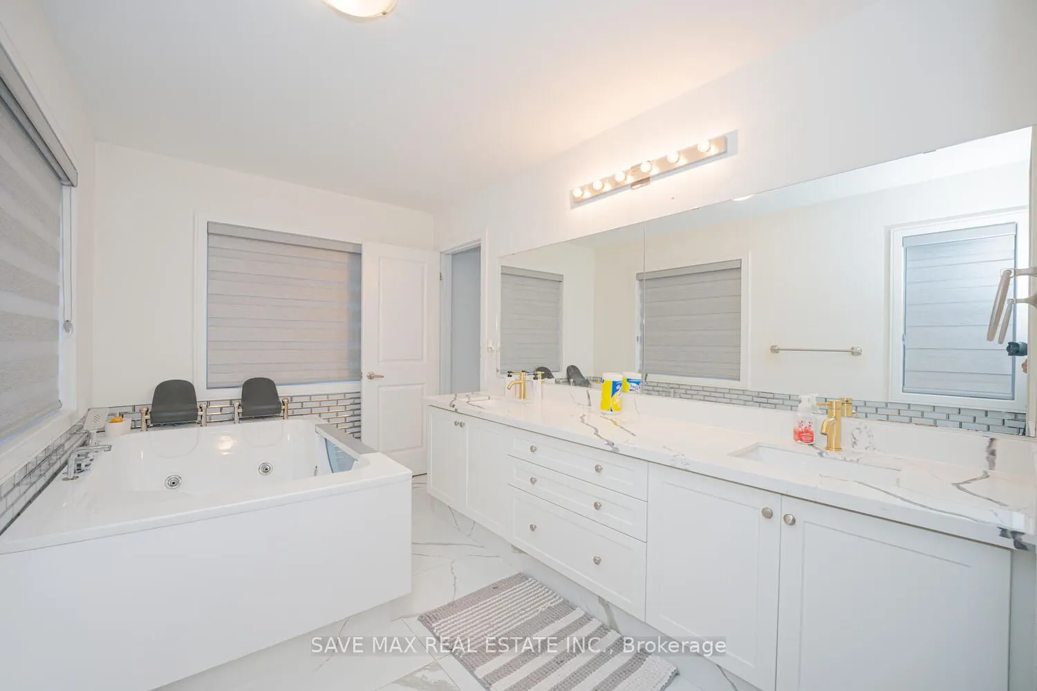 23 HENDRICKS Crescent