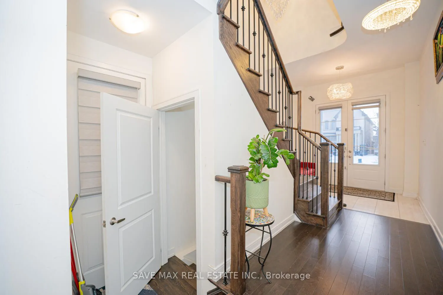 23 HENDRICKS Crescent