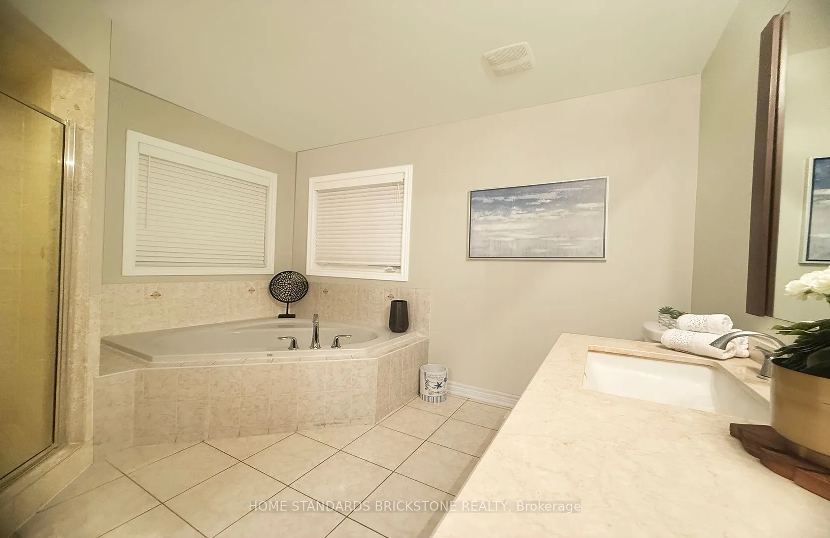 2465 Quetico Crescent