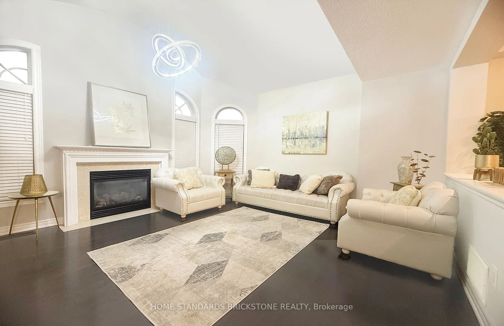 2465 Quetico Crescent