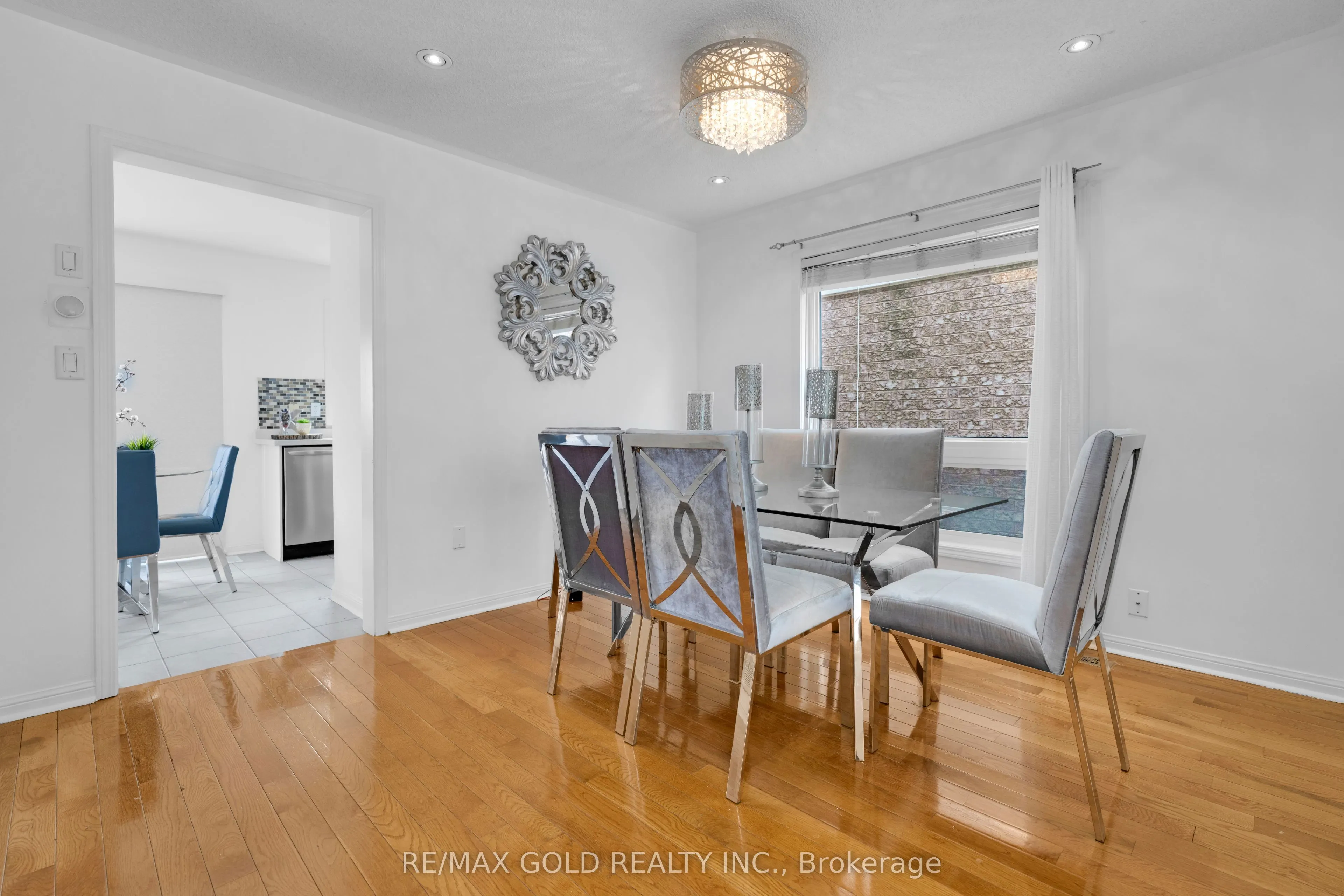 255 Brisdale Drive